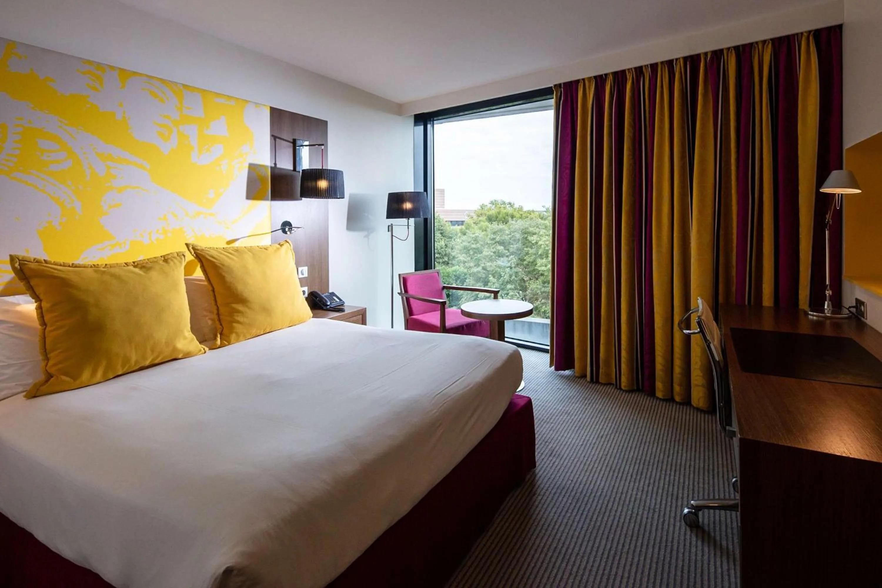 Bedroom, Bed in Radisson Blu Hotel, Montpellier