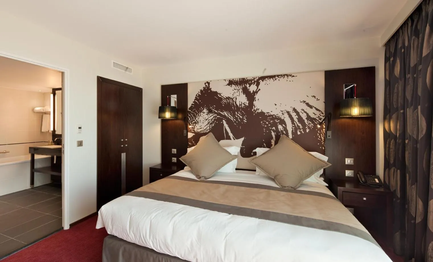 Bed in Radisson Blu Hotel, Montpellier