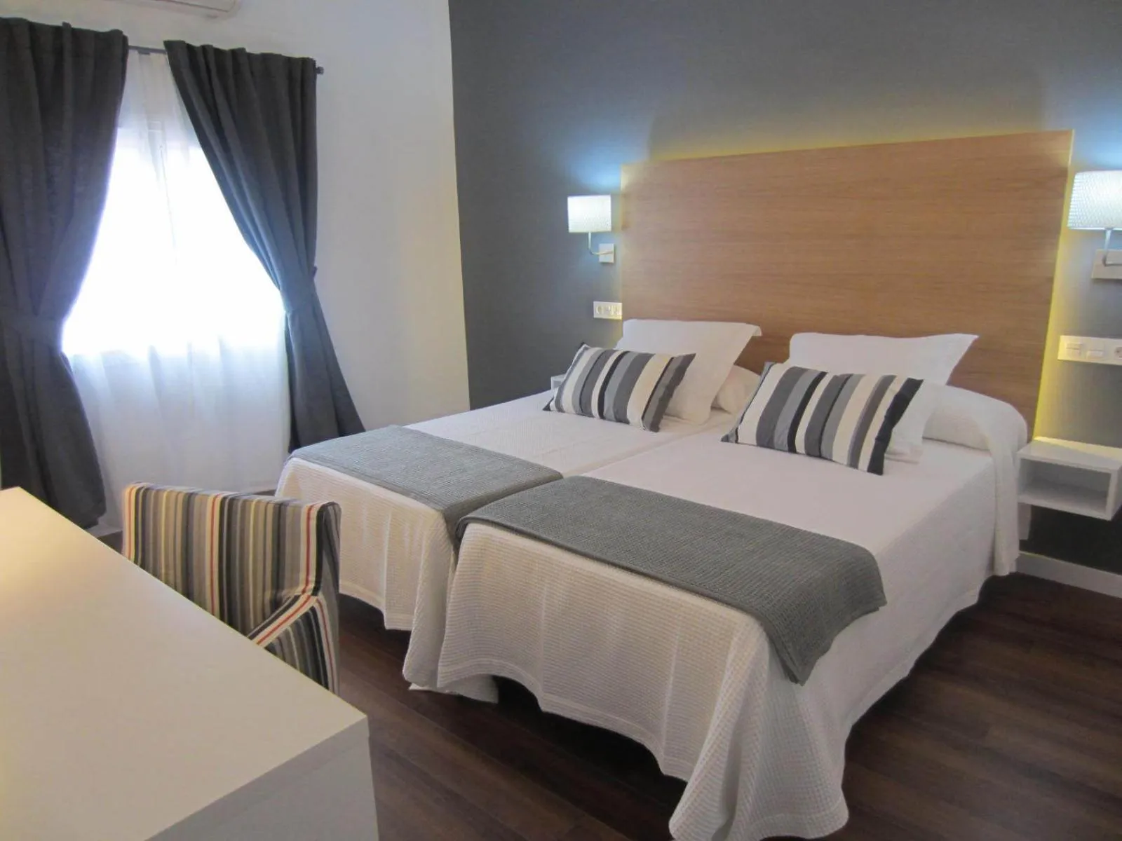 Bedroom, Bed in Hotel Llorca