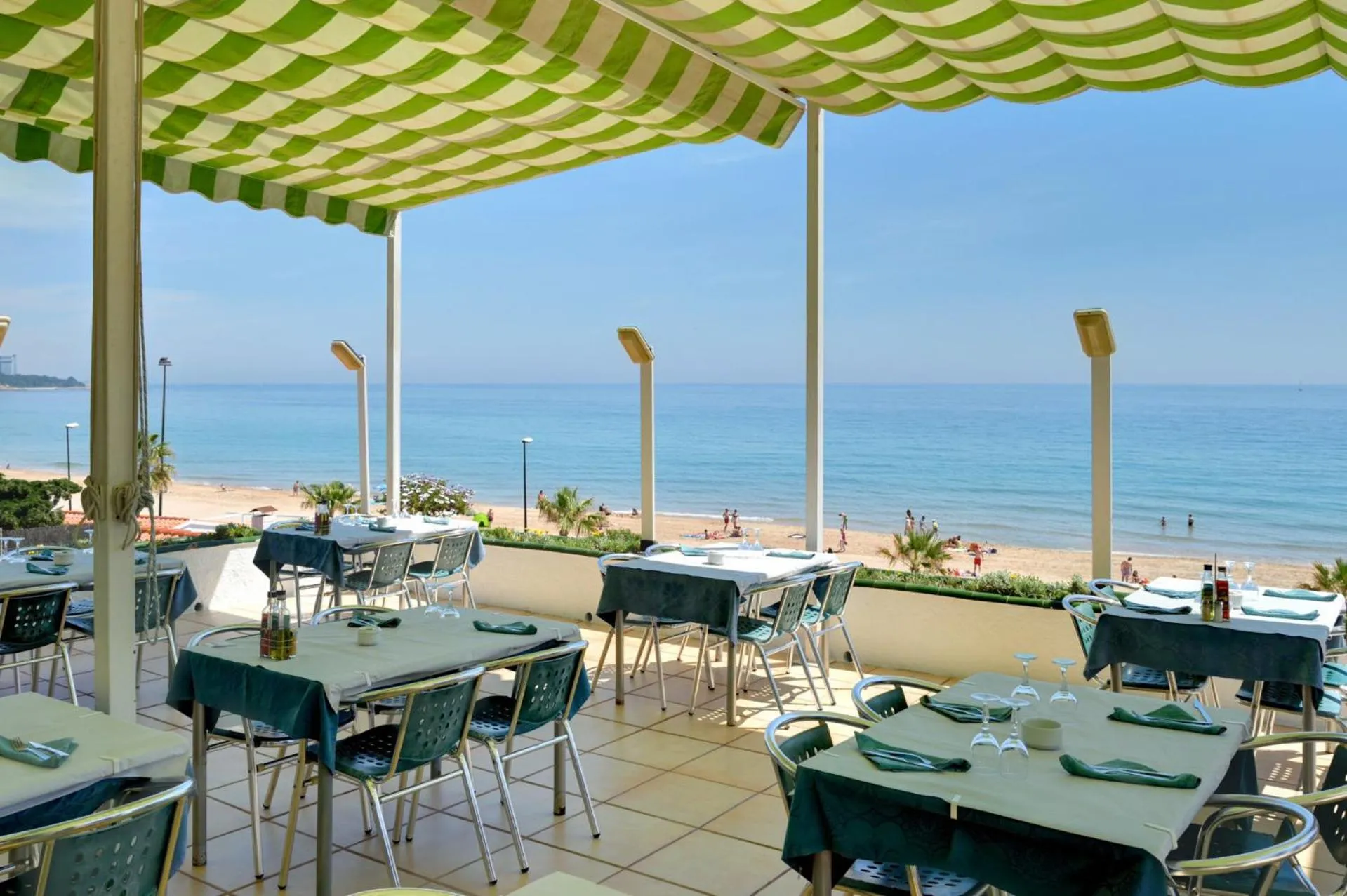 Restaurant/places to eat in Hotel Llorca