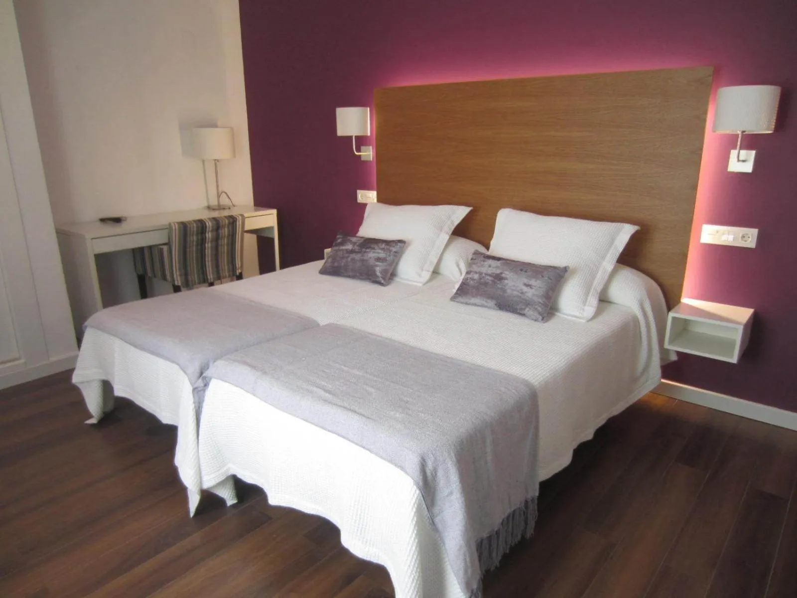 Bedroom, Bed in Hotel Llorca