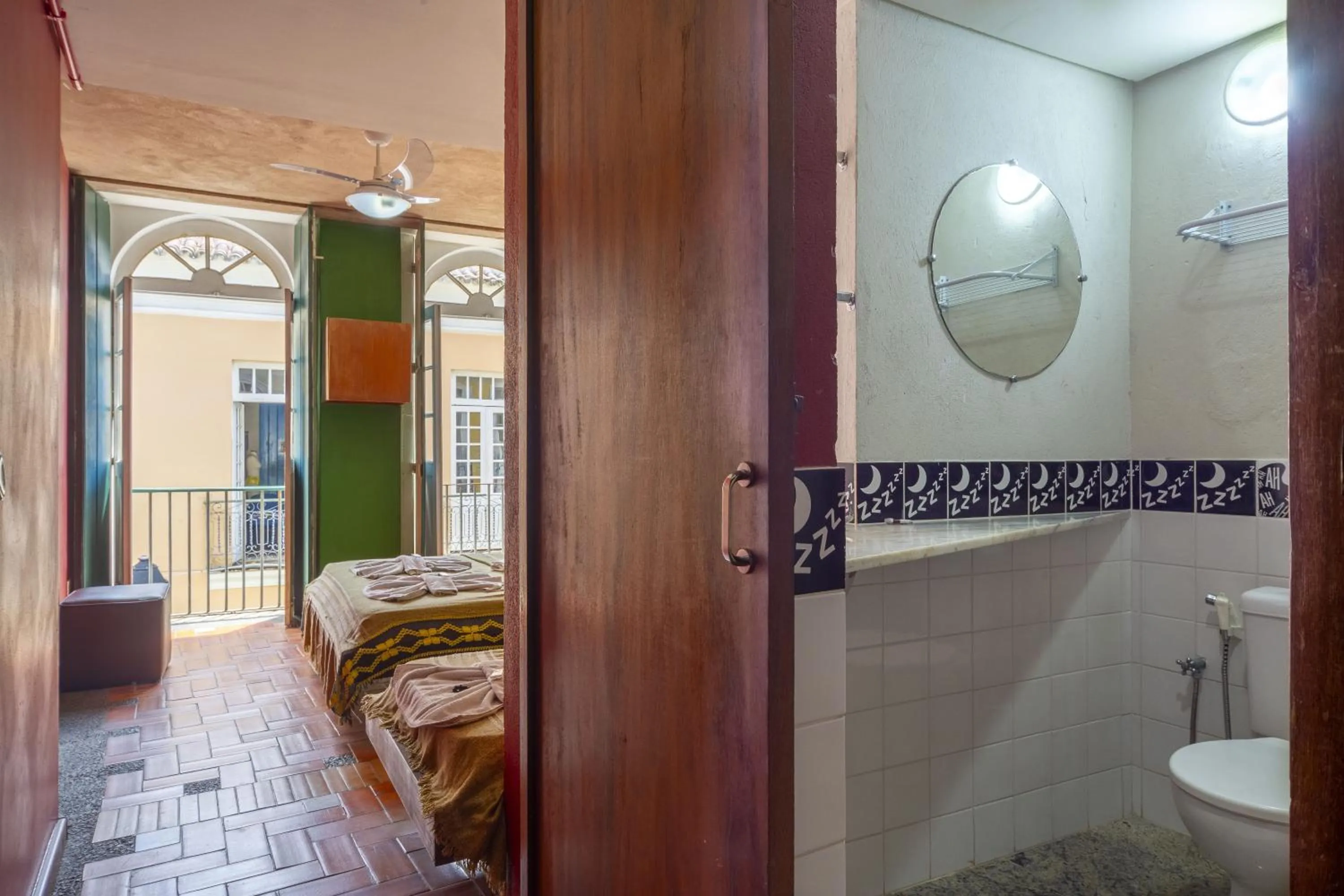 Shower in Laranjeiras Hostel