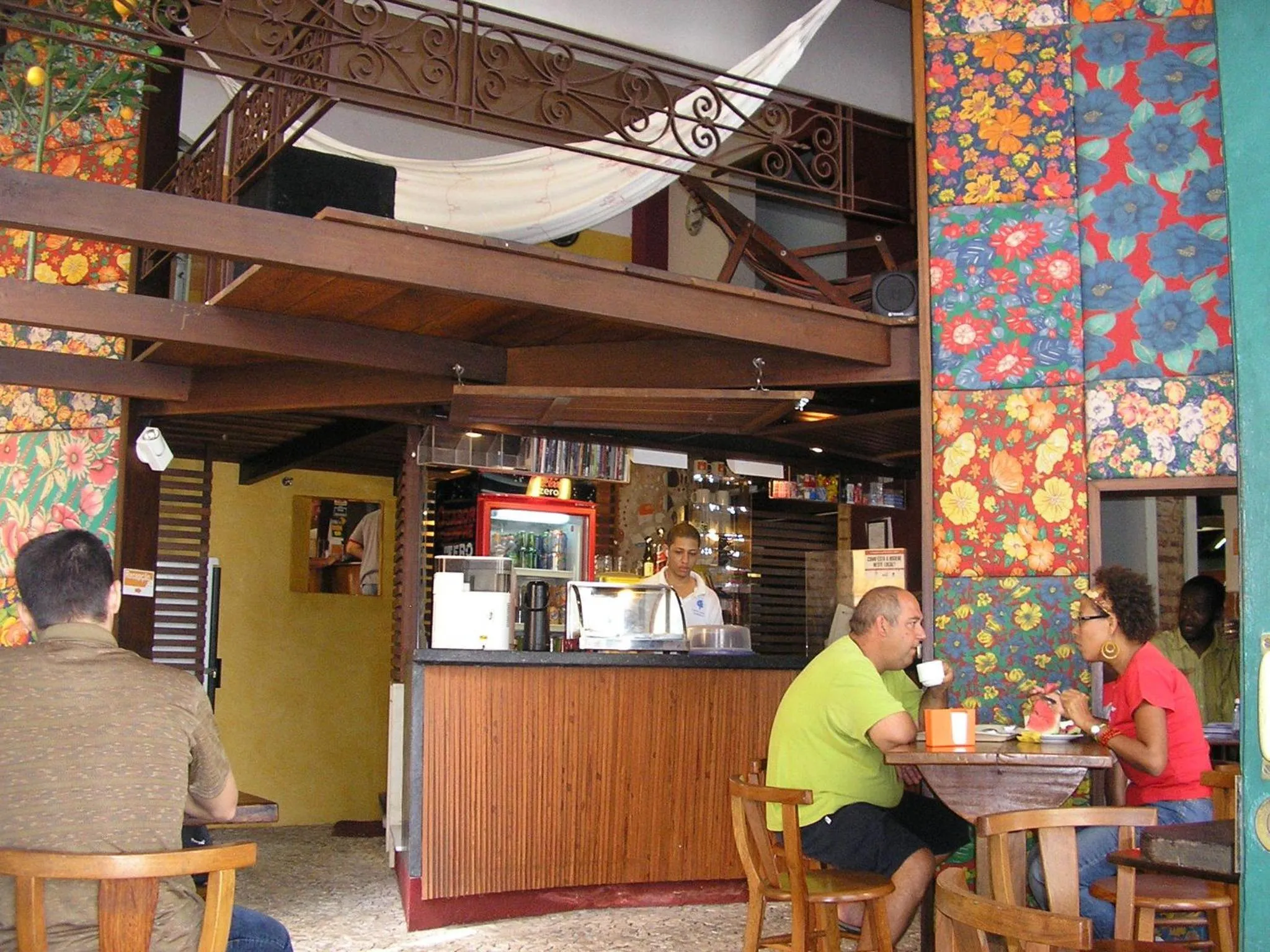 Restaurant/places to eat in Laranjeiras Hostel