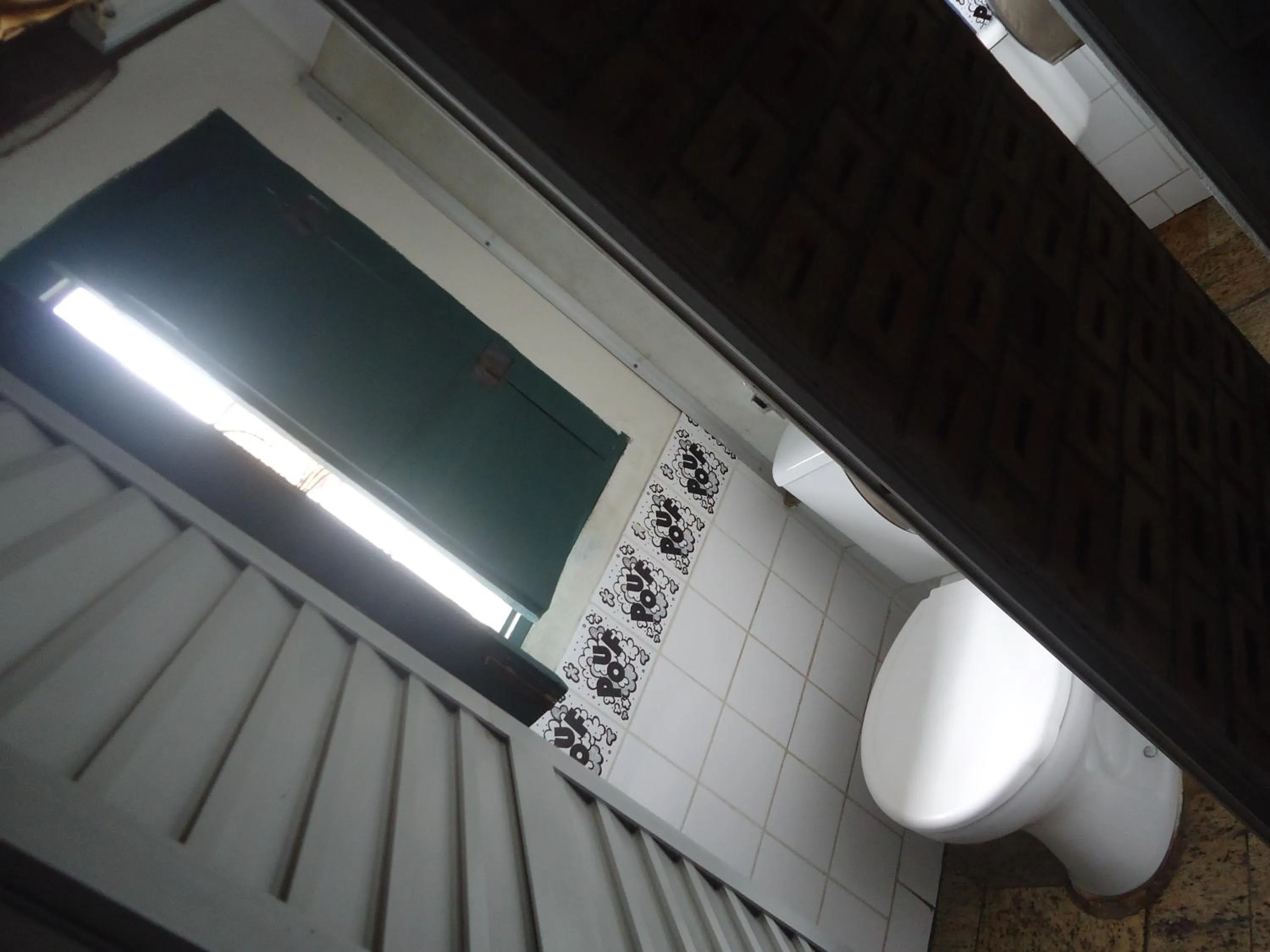 Toilet in Laranjeiras Hostel