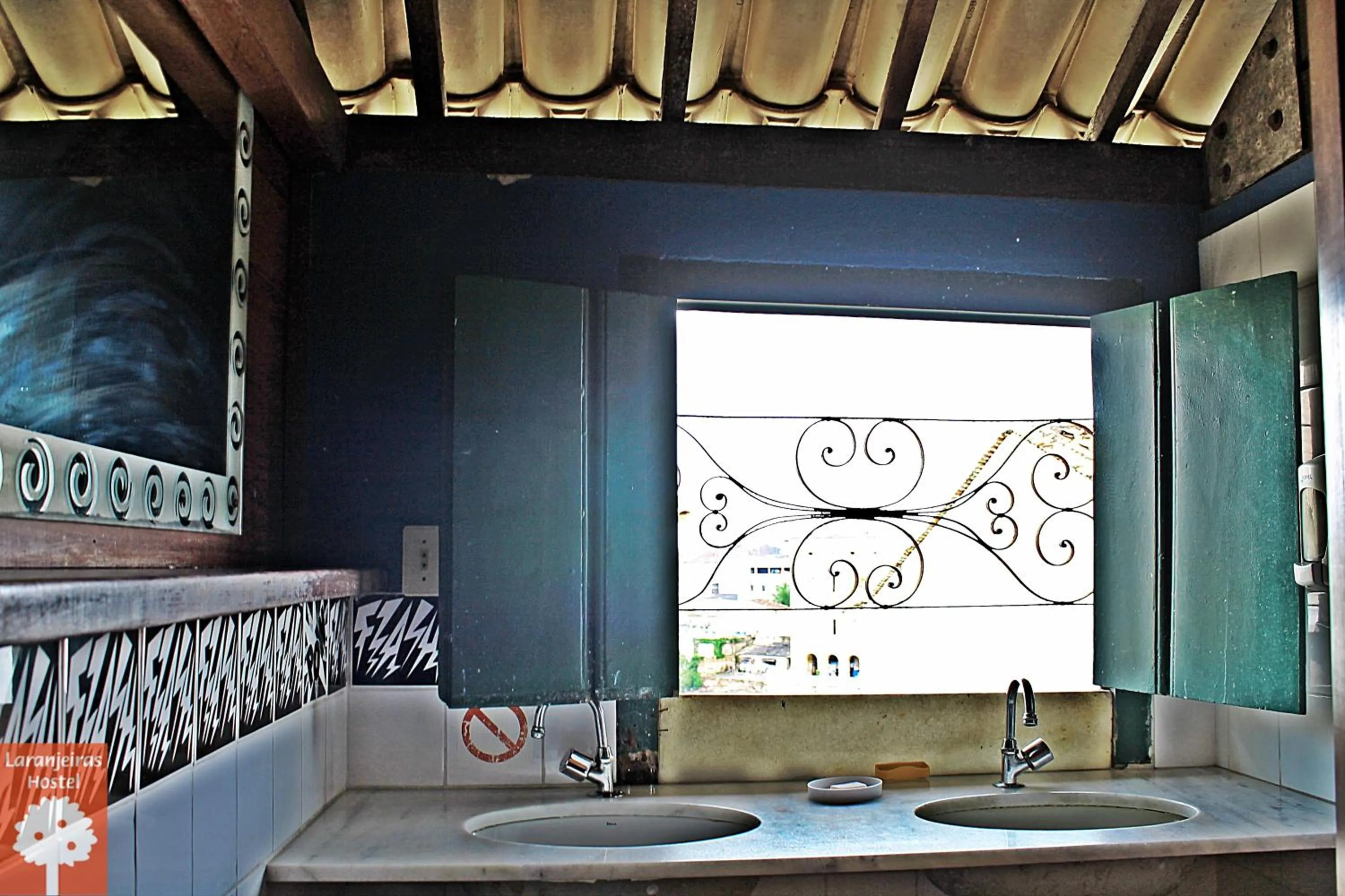 Bathroom in Laranjeiras Hostel