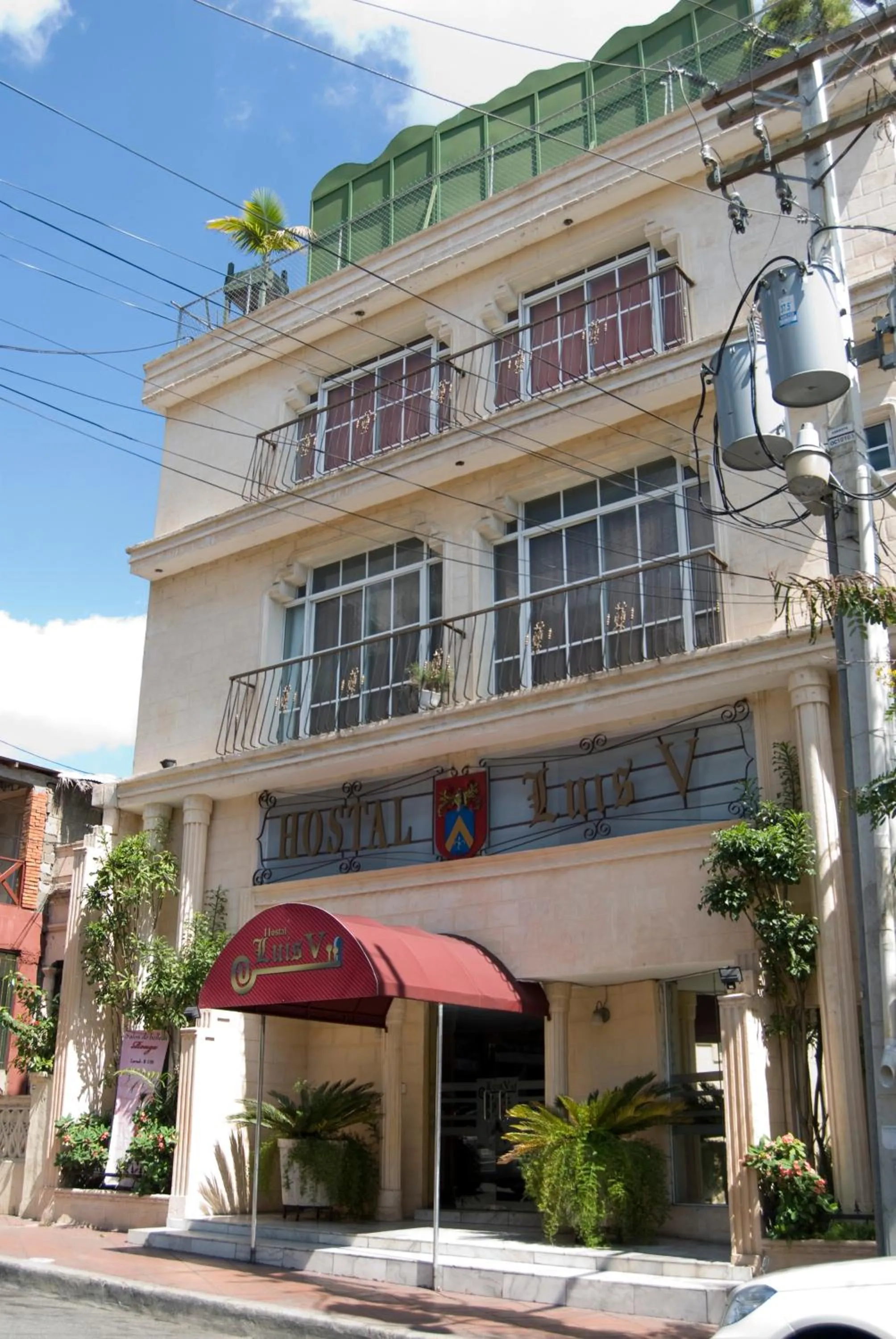 Facade/entrance in Hotel Luis V Santo Domingo