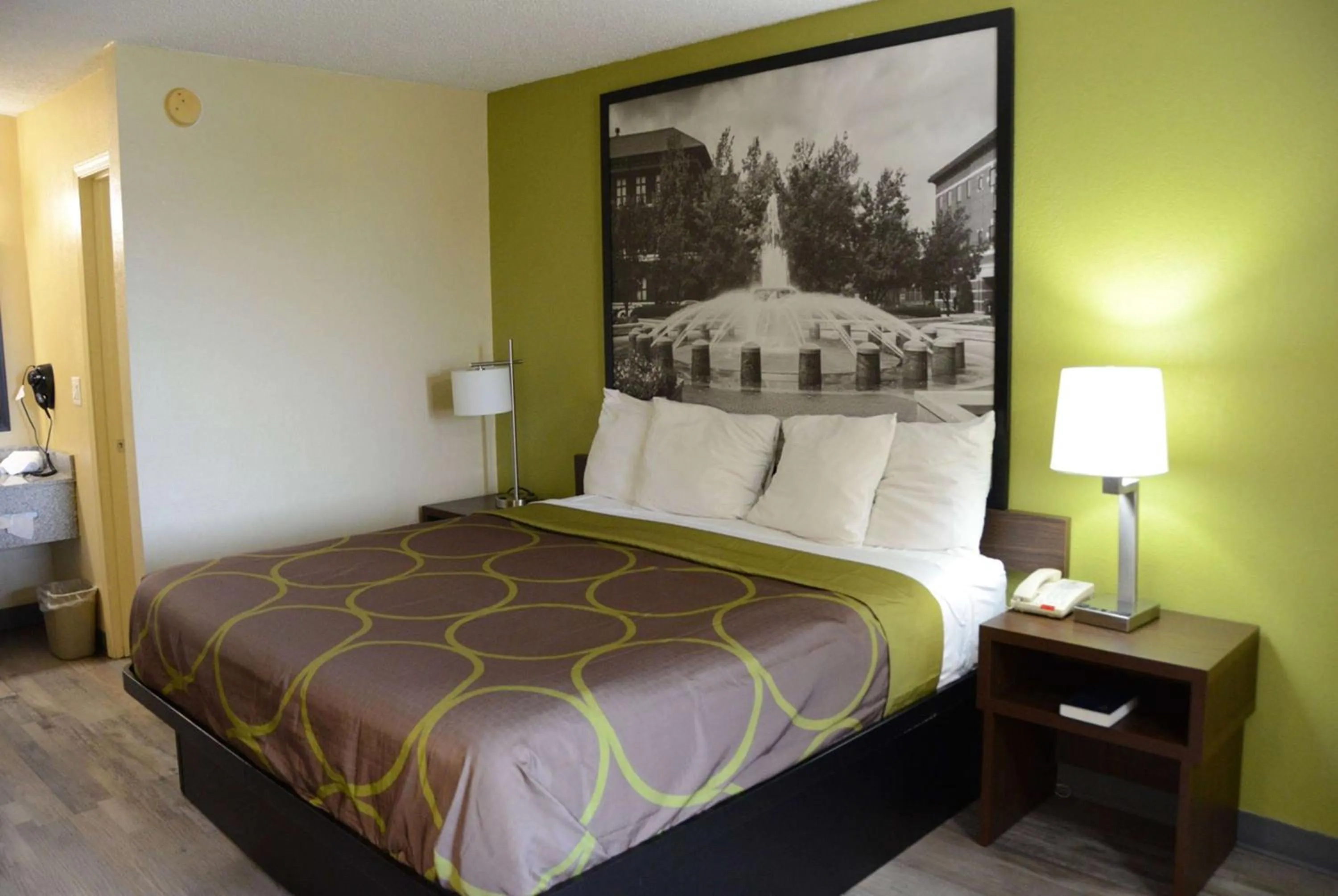 Photo of the whole room, Bed in Super 8 by Wyndham Lafayette