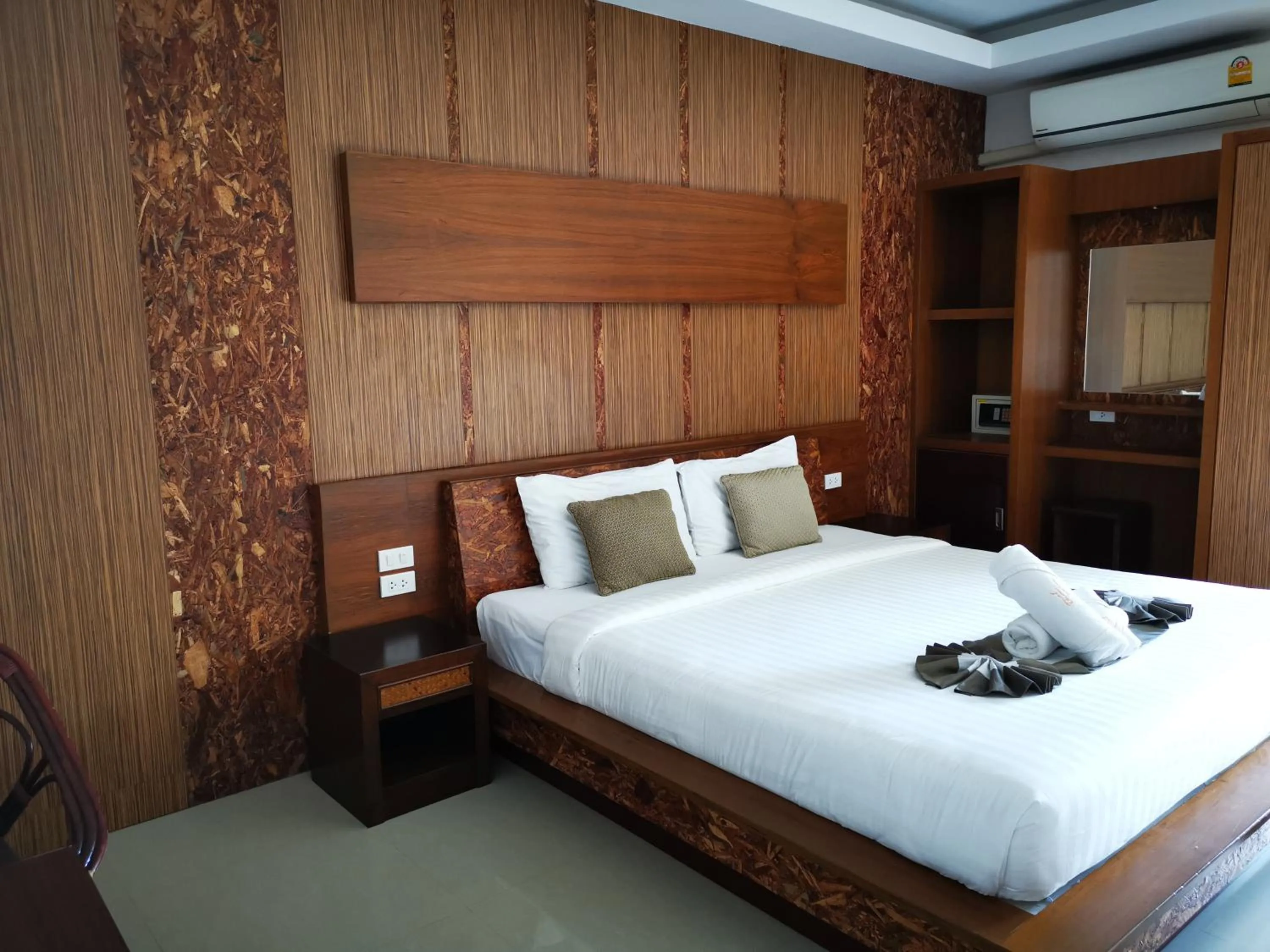 Photo of the whole room, Bed in The Peace Tara House