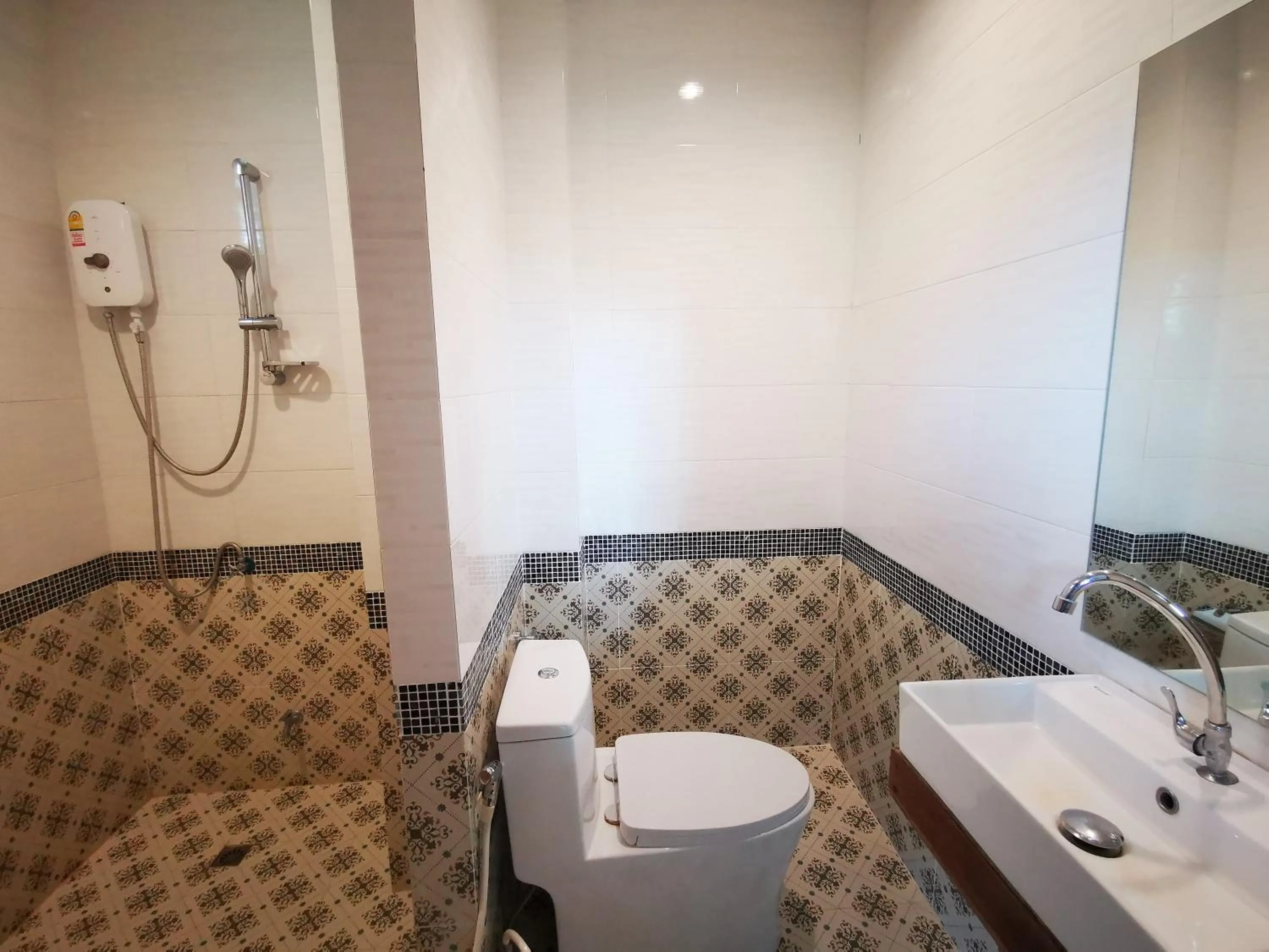 Shower in The Peace Tara House