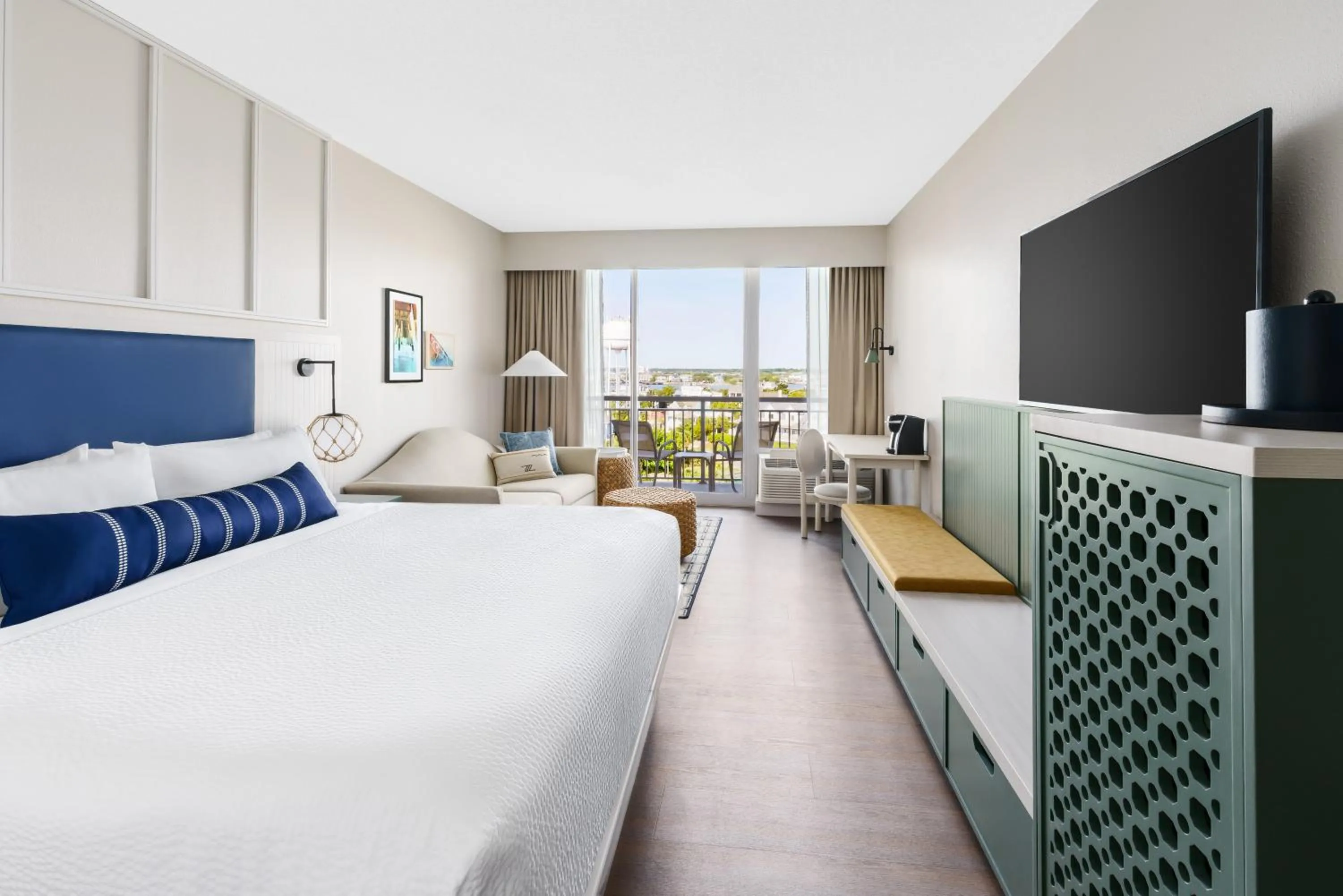 Bed in Holiday Inn Resort Lumina on Wrightsville Beach by IHG