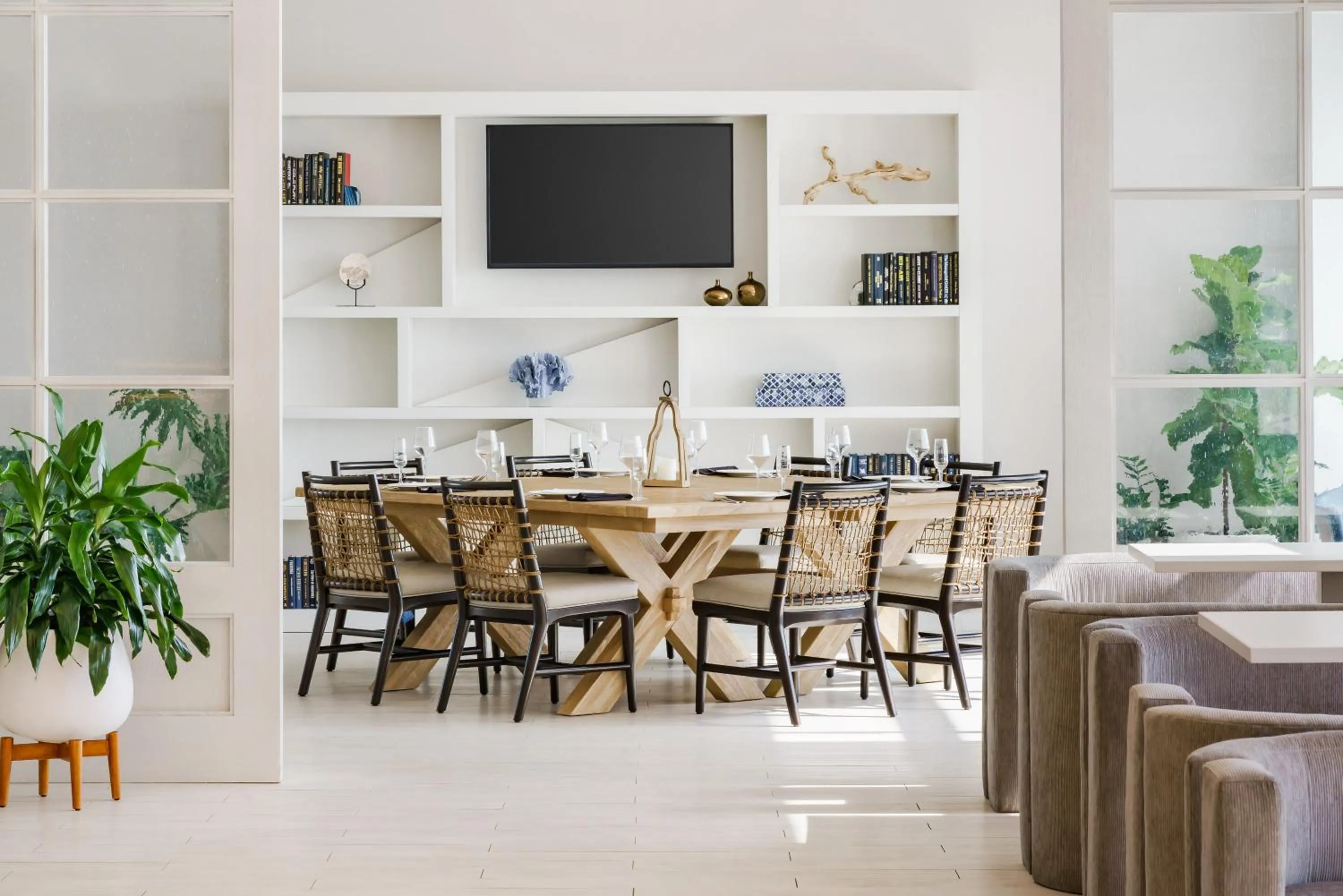 Dining area in Holiday Inn Resort Lumina on Wrightsville Beach by IHG