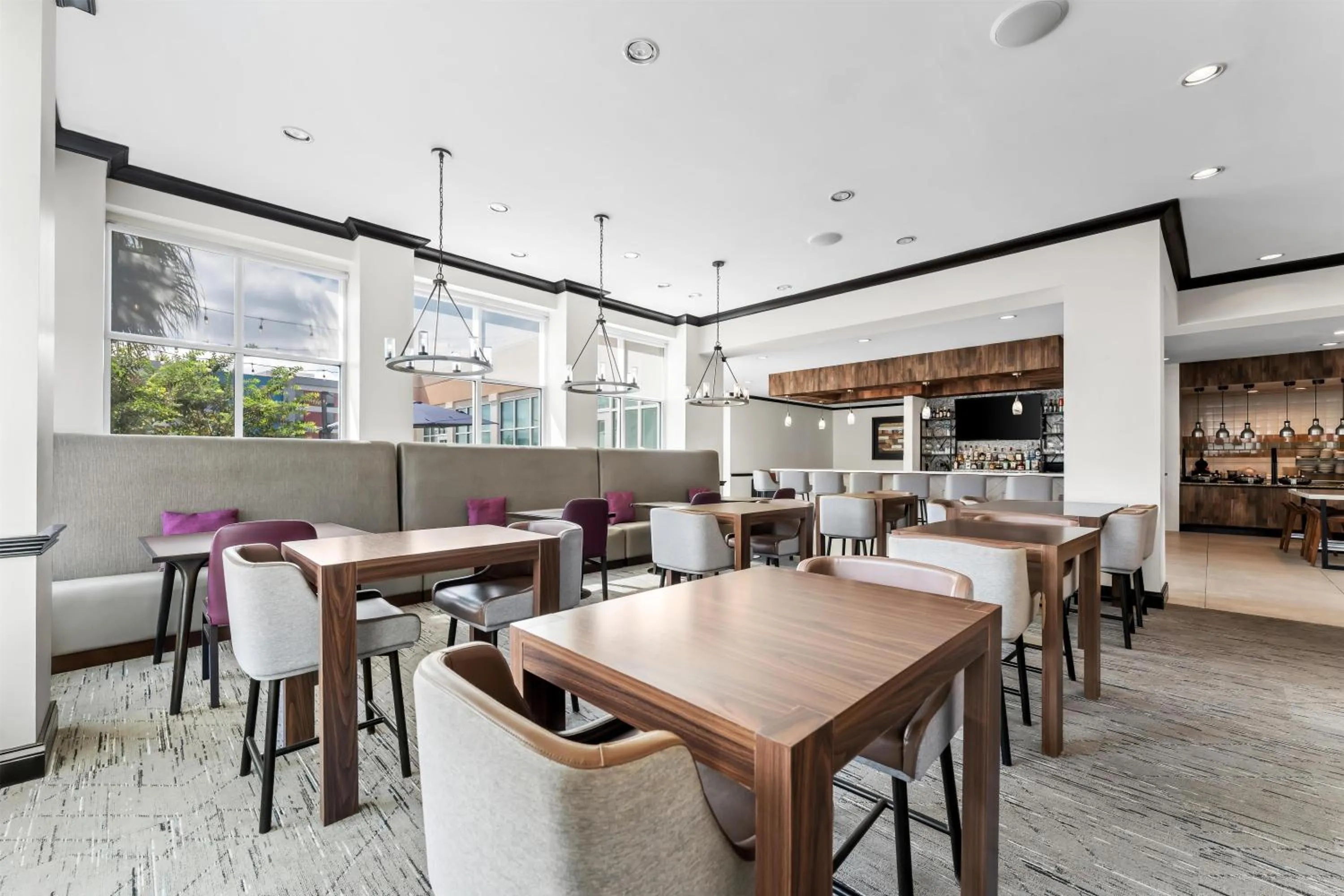 Restaurant/places to eat in Hilton Garden Inn Warner Robins