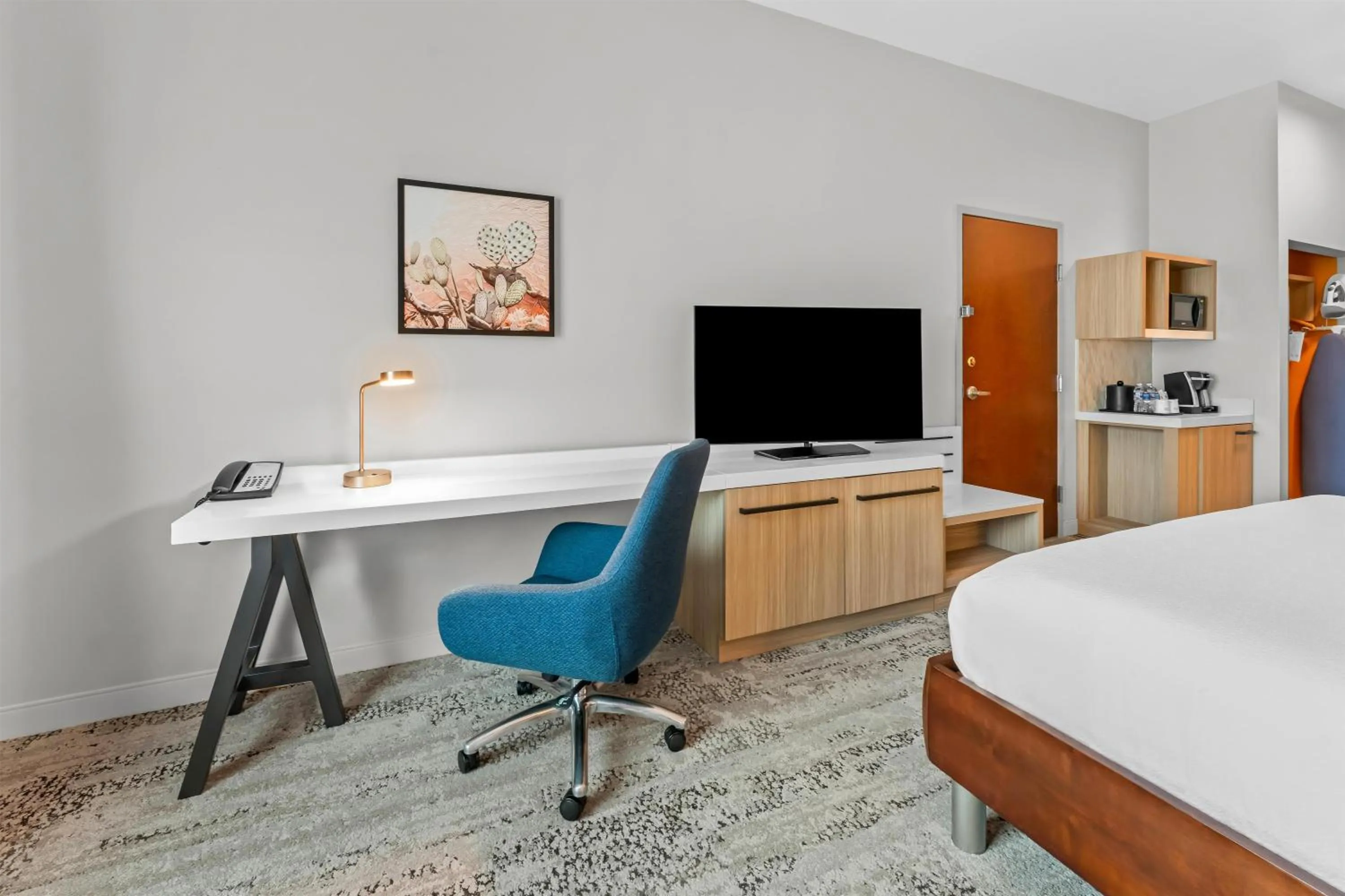 Bed in Hilton Garden Inn Warner Robins