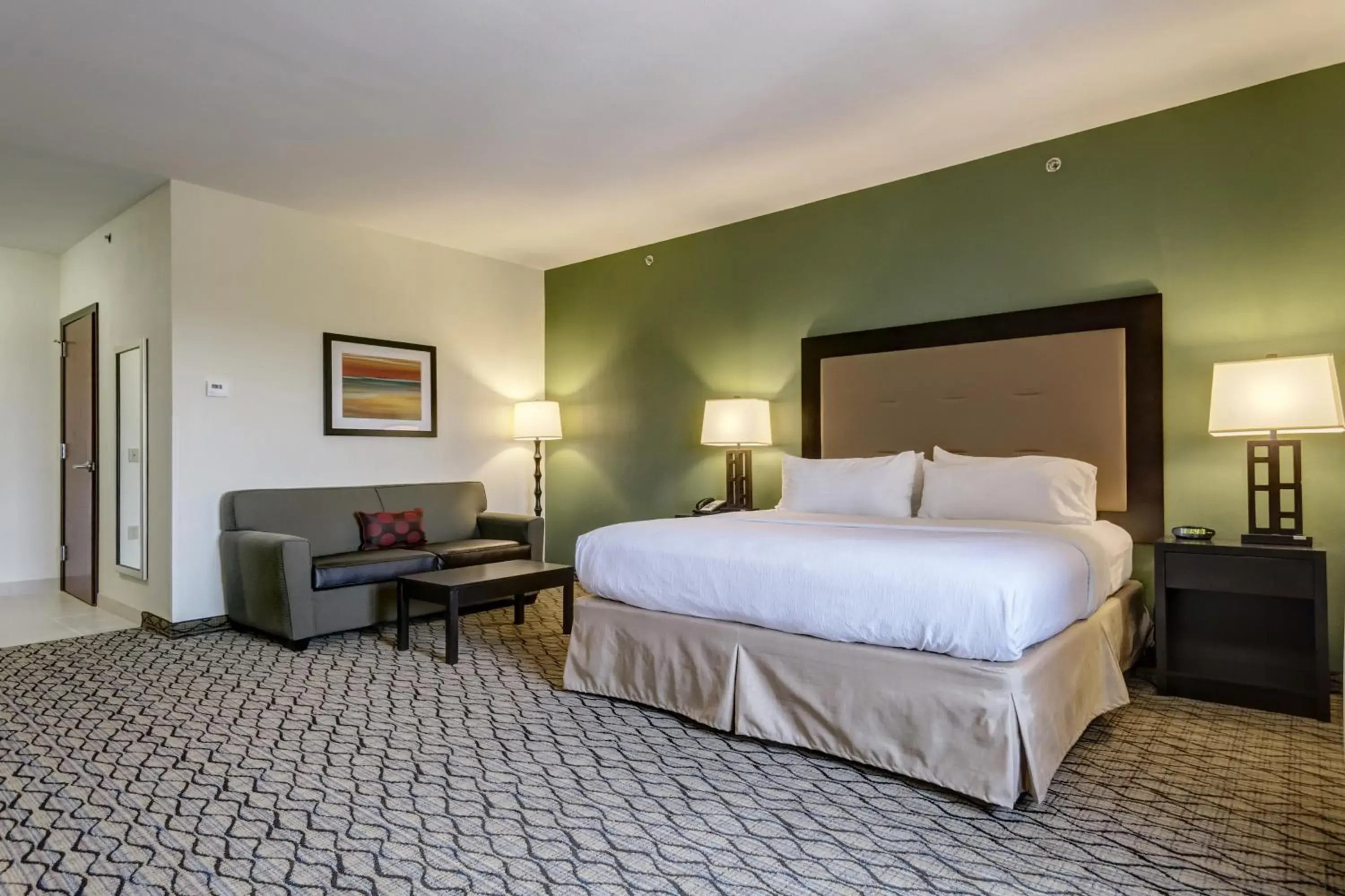 Standard King Room in Holiday Inn Poplar Bluff by IHG Standard King Room in Holiday Inn Poplar Bluff by IHG