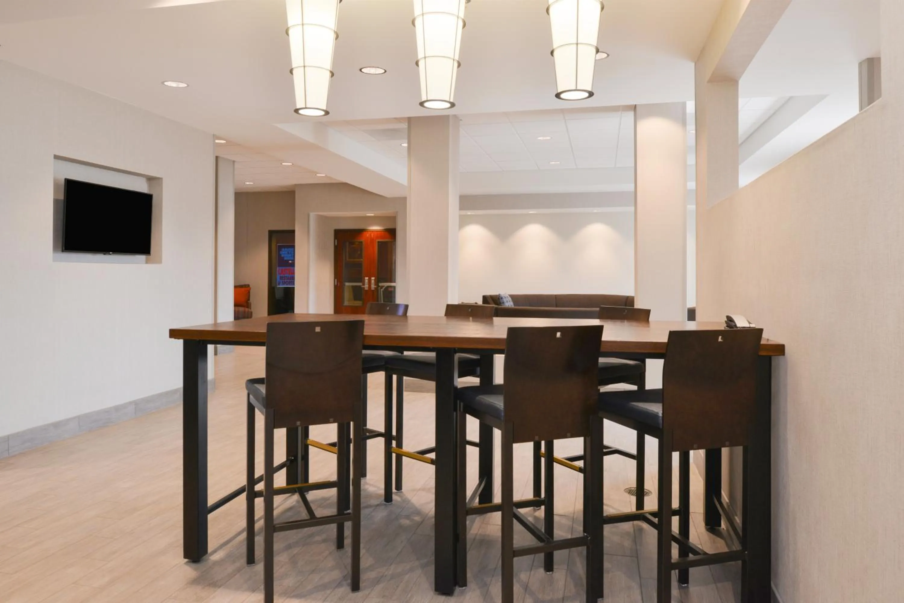 Property building in Holiday Inn Poplar Bluff by IHG