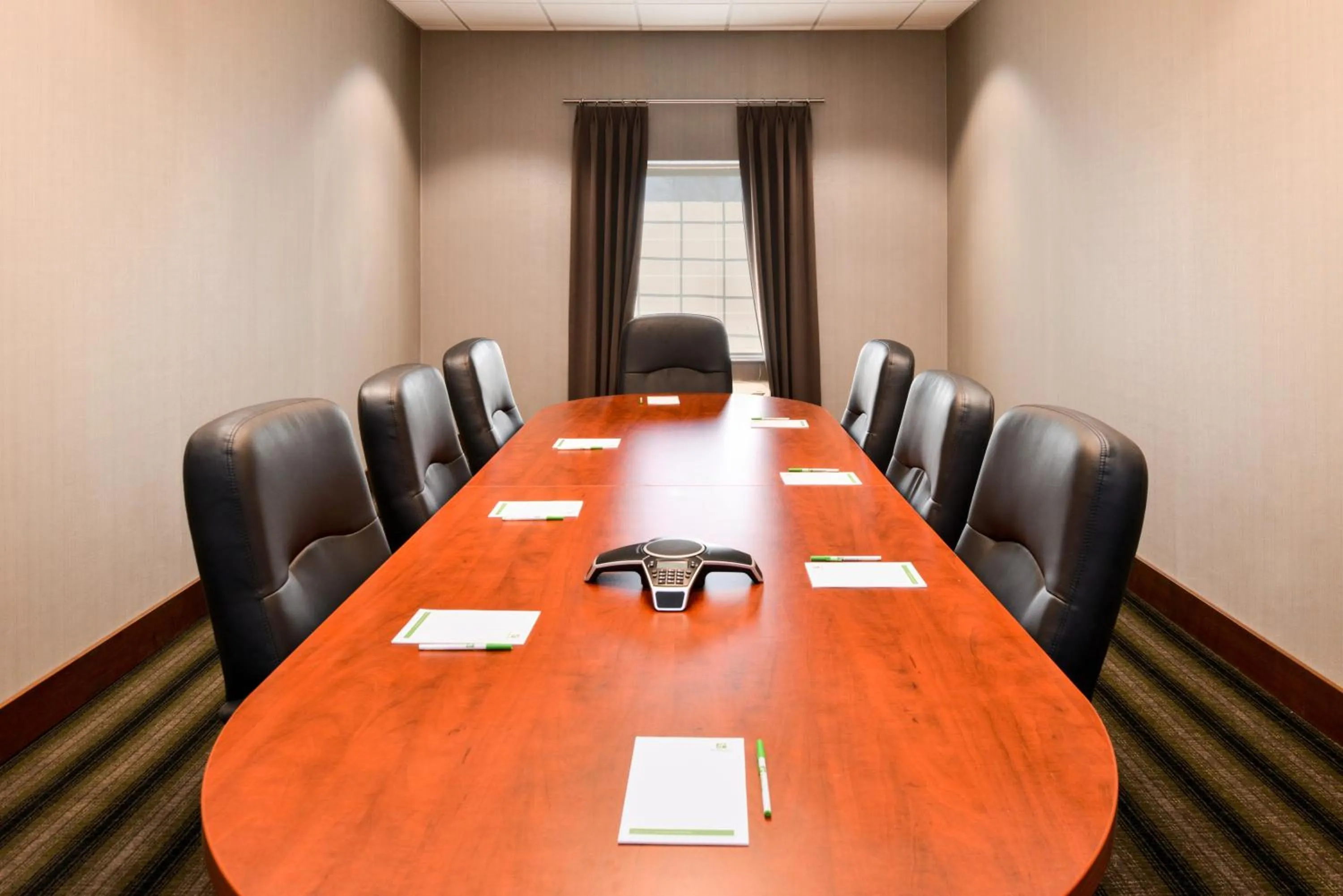 Meeting/conference room in Holiday Inn Poplar Bluff by IHG