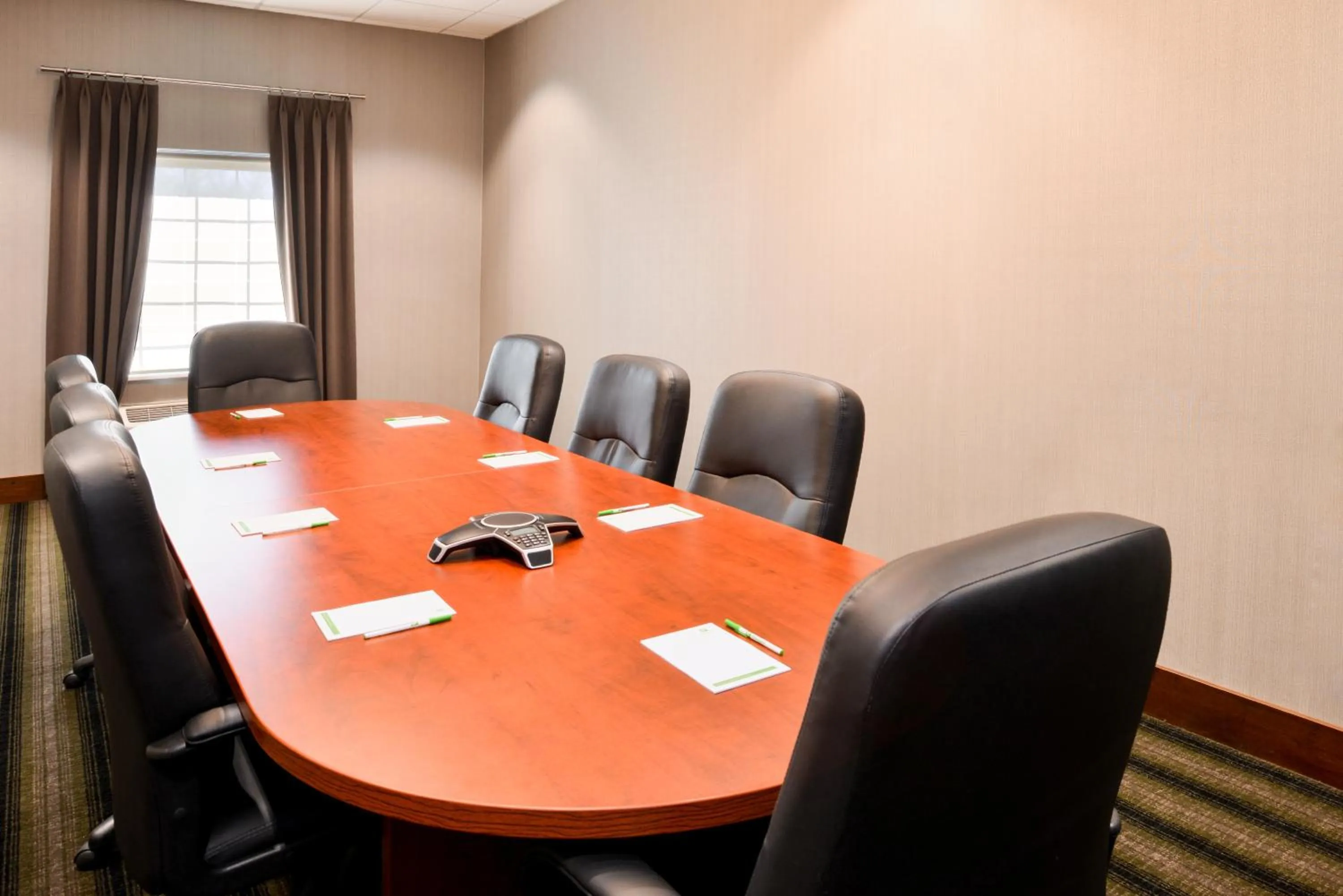 Meeting/conference room in Holiday Inn Poplar Bluff by IHG