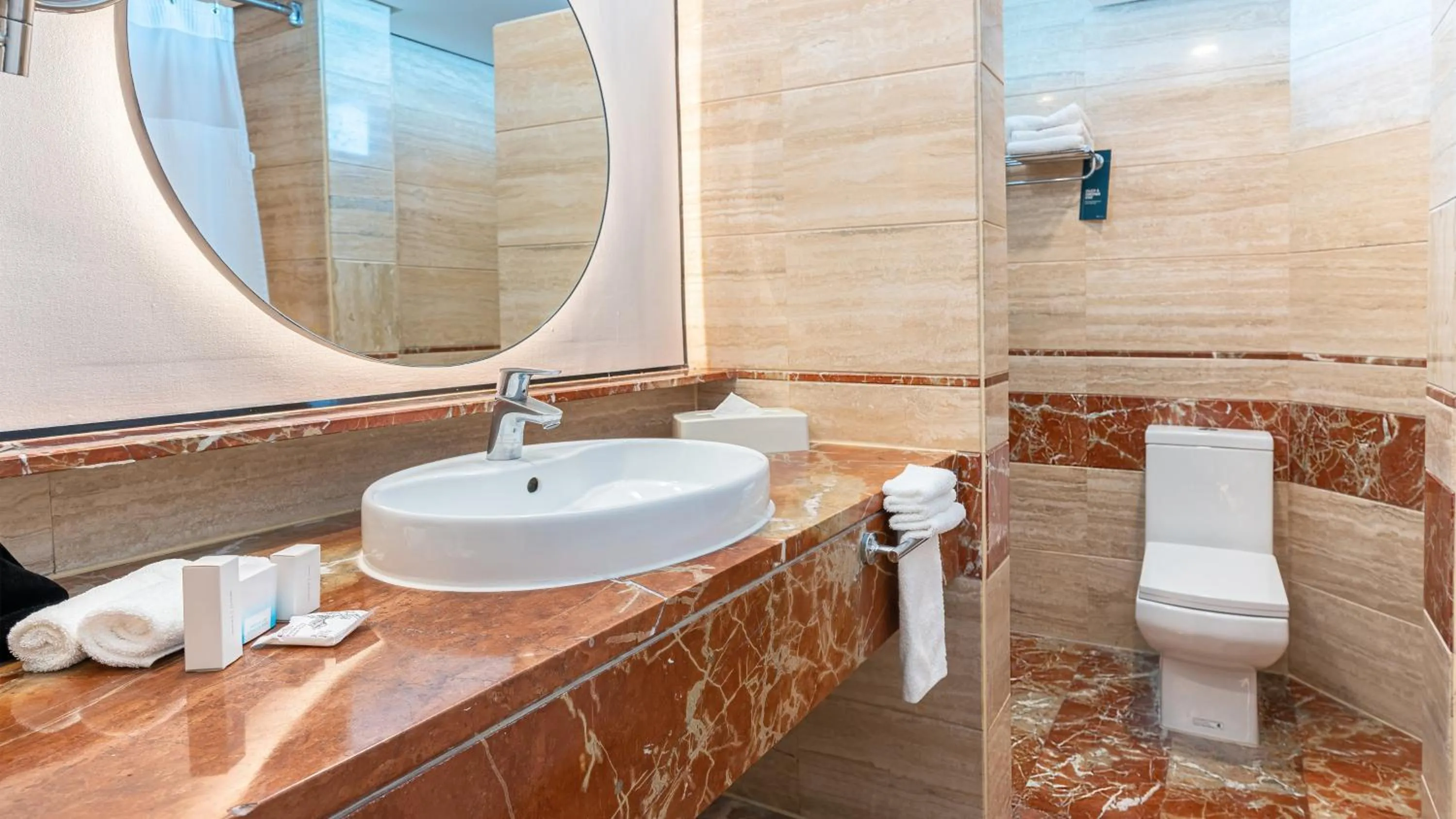 Bathroom in Crowne Plaza Santo Domingo by IHG