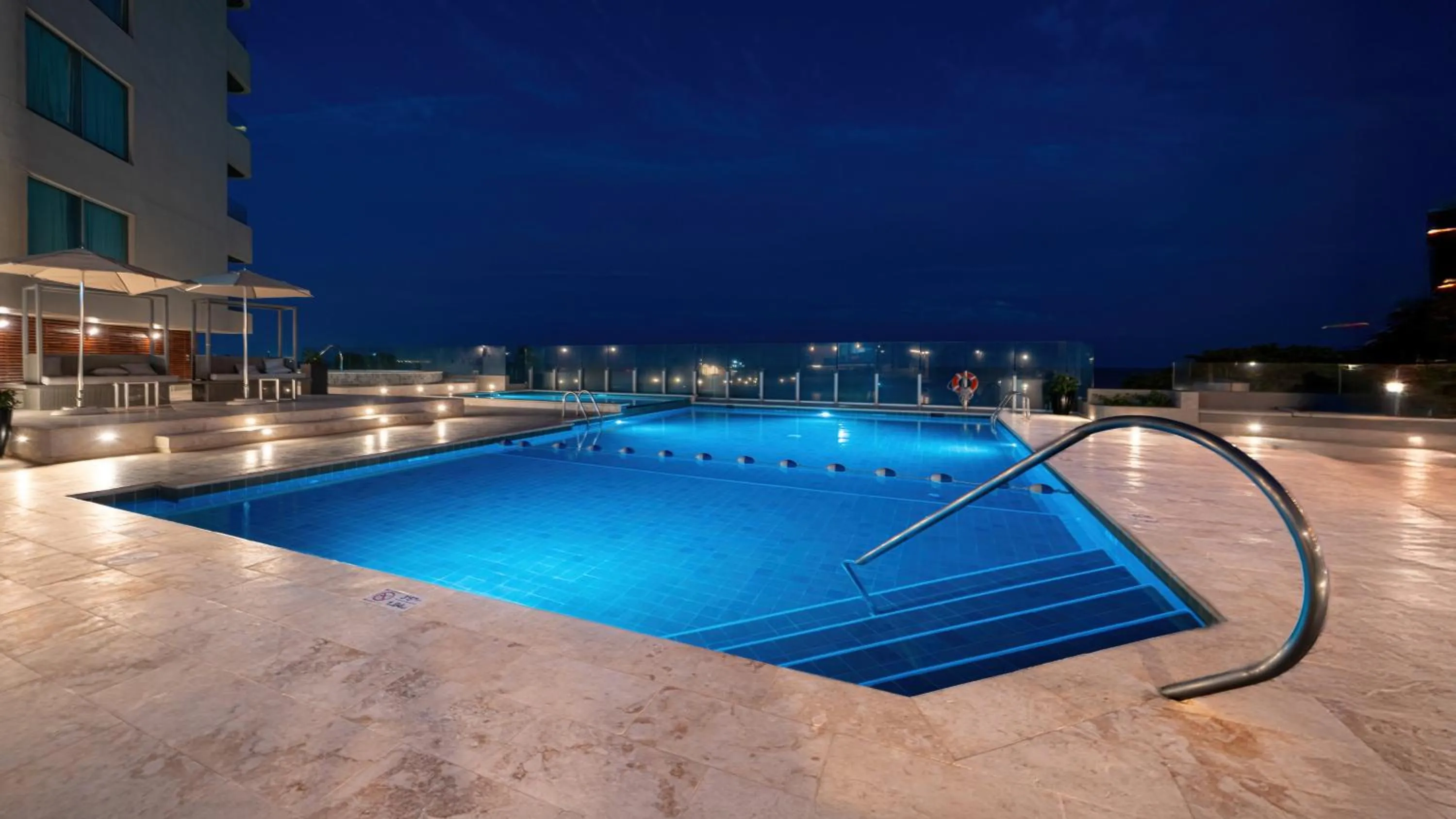 Swimming pool in Crowne Plaza Santo Domingo by IHG