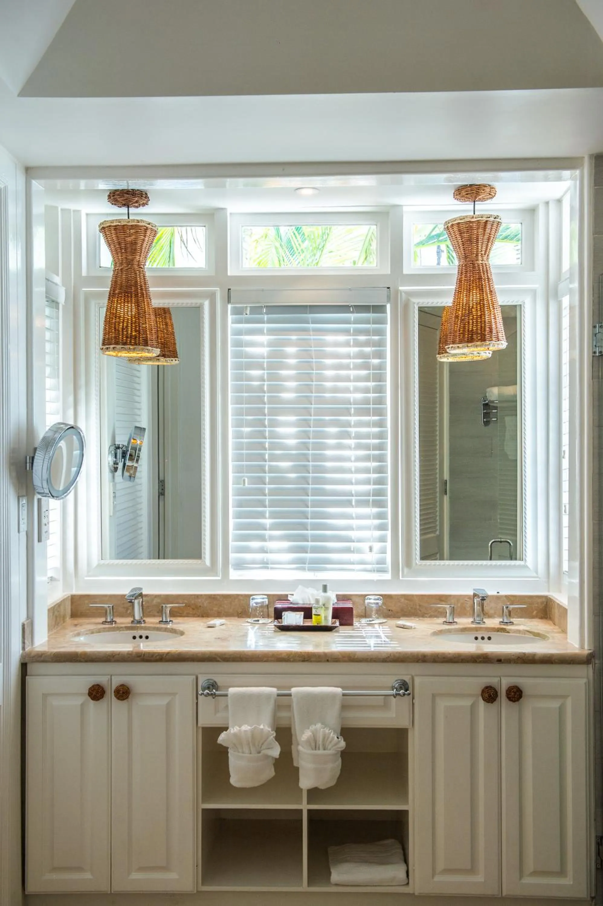 Bathroom in Half Moon