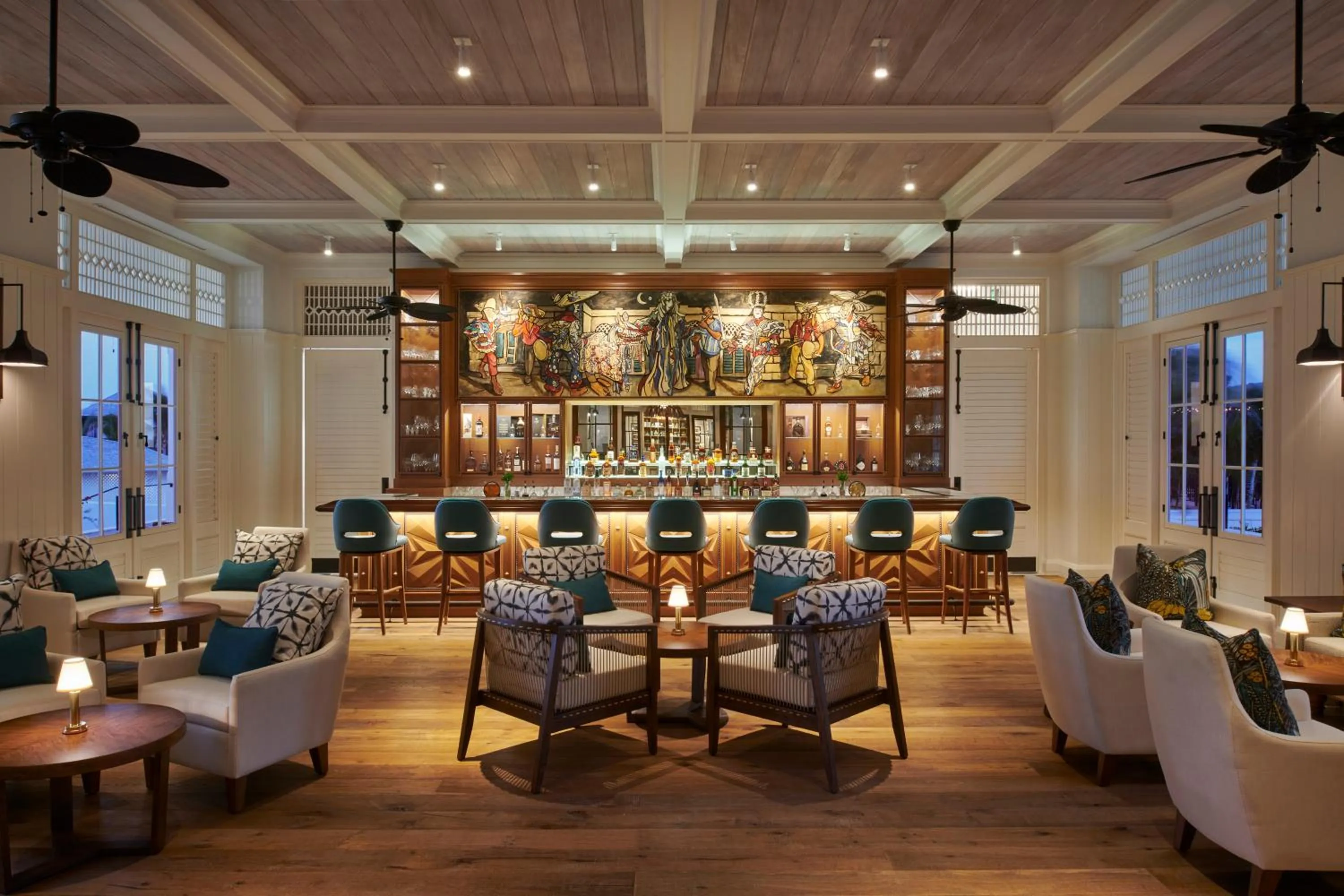 Lounge or bar in Half Moon