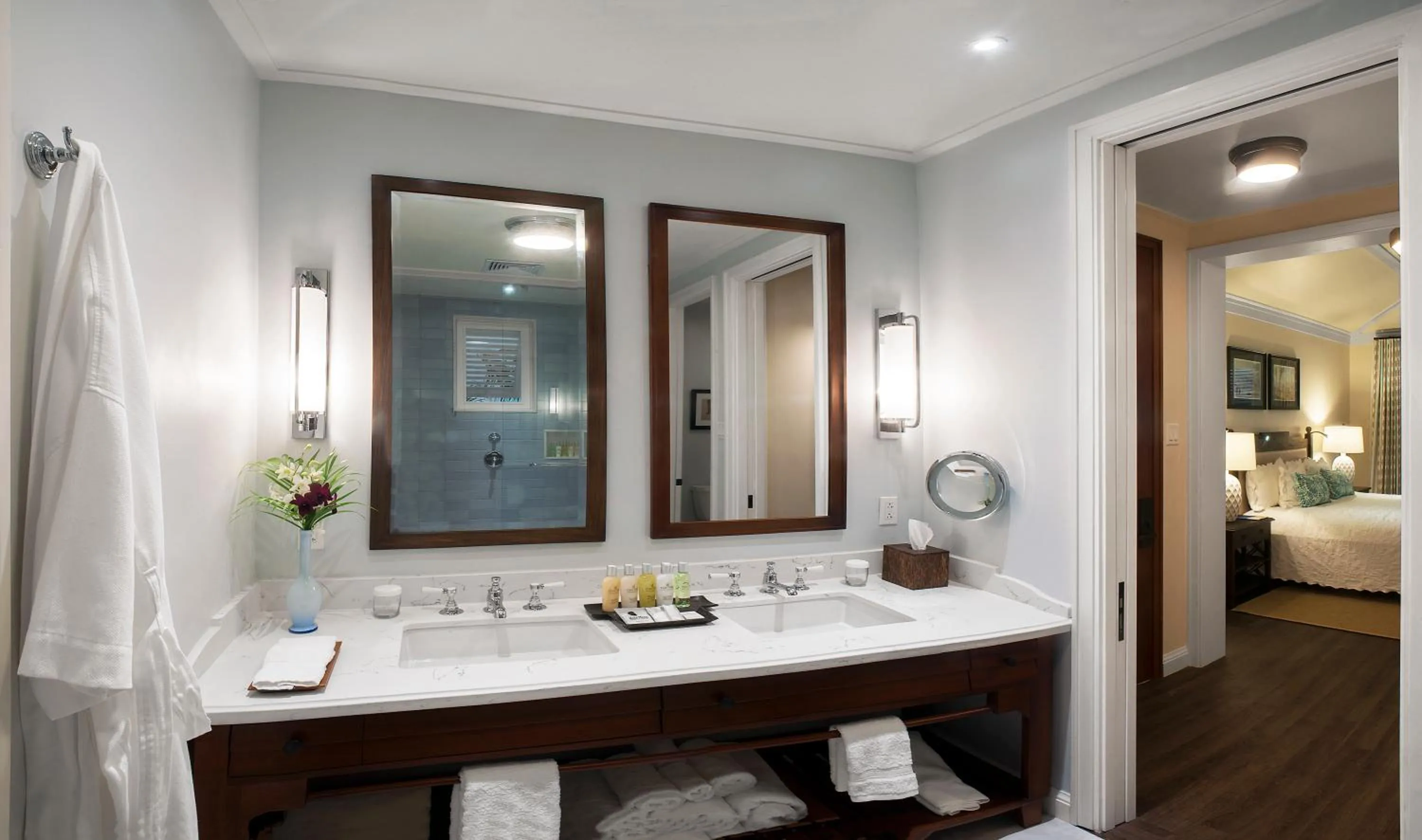 Bathroom, Bed in Half Moon