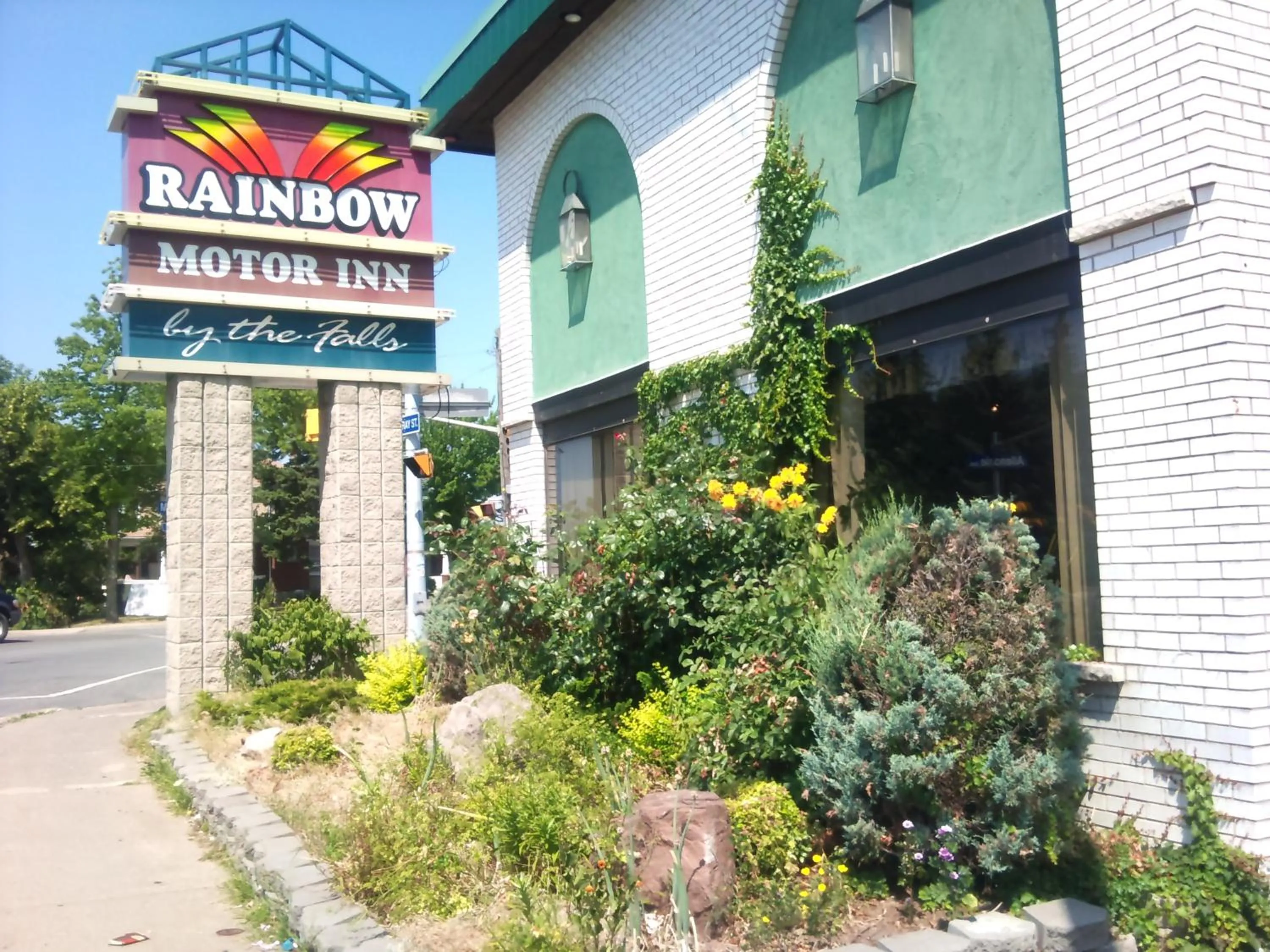 Facade/entrance in Rainbow Motor Inn - Fallsview