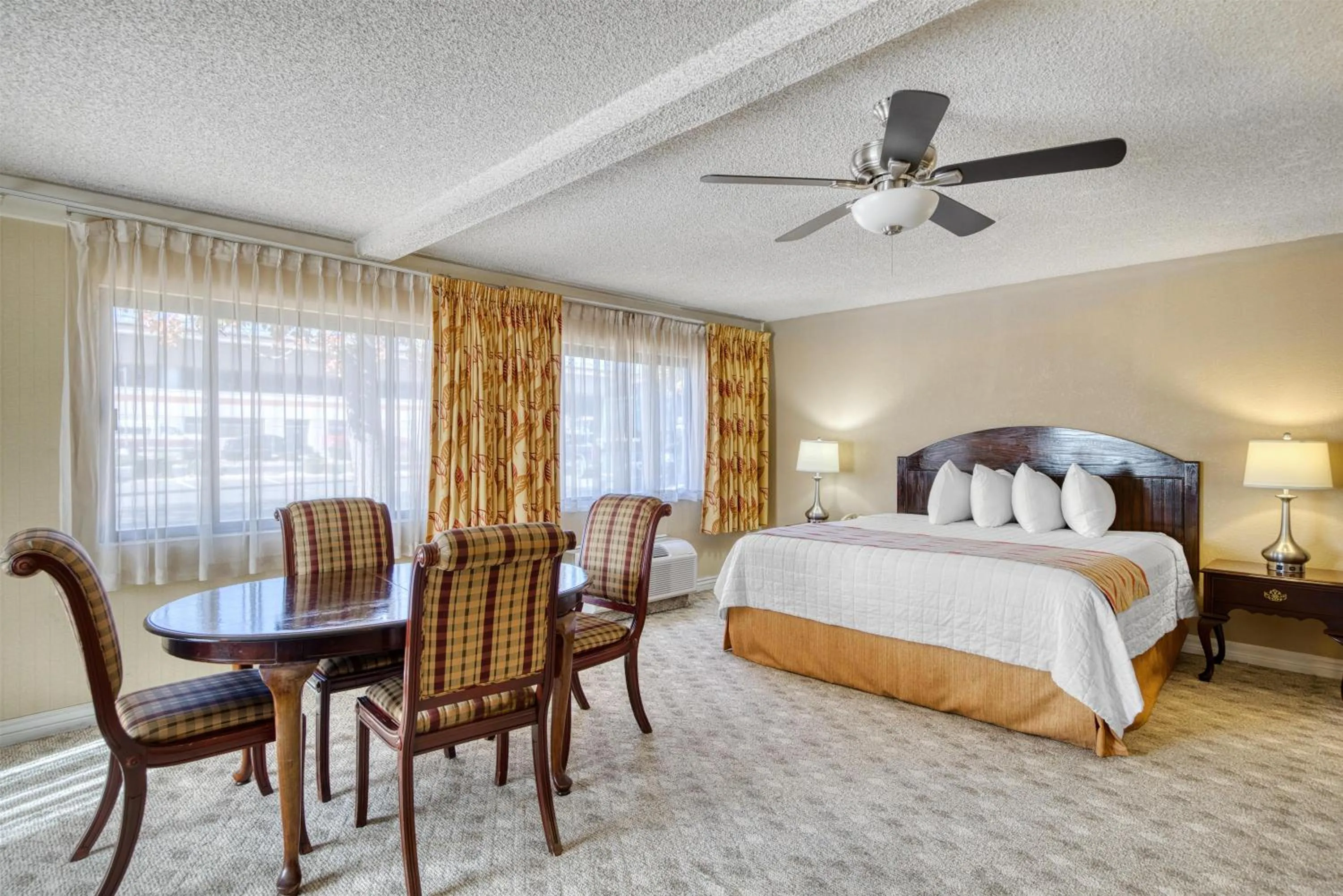 Bedroom, Bed in SureStay Plus Hotel by Best Western Reno Airport