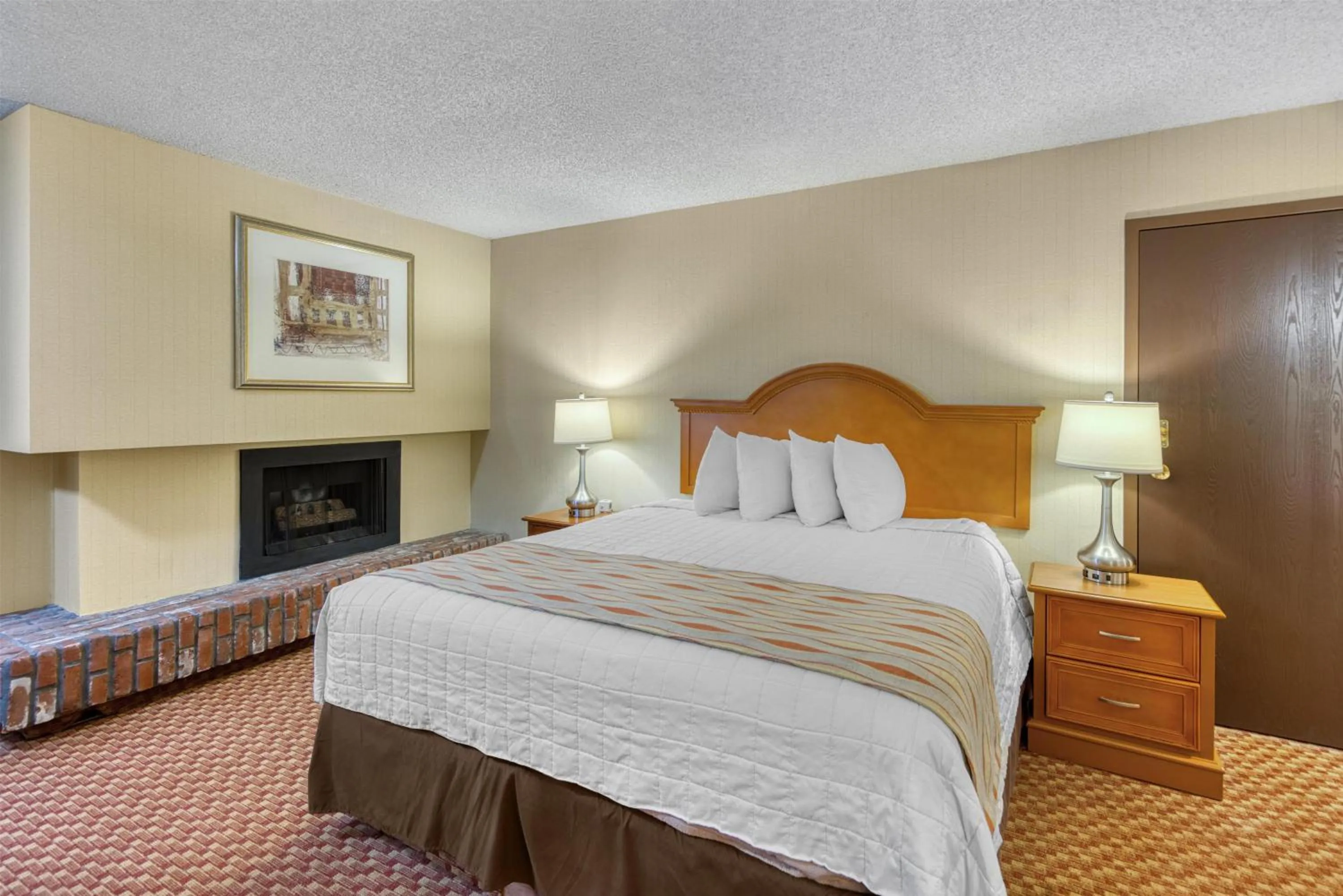 Bedroom, Bed in SureStay Plus Hotel by Best Western Reno Airport