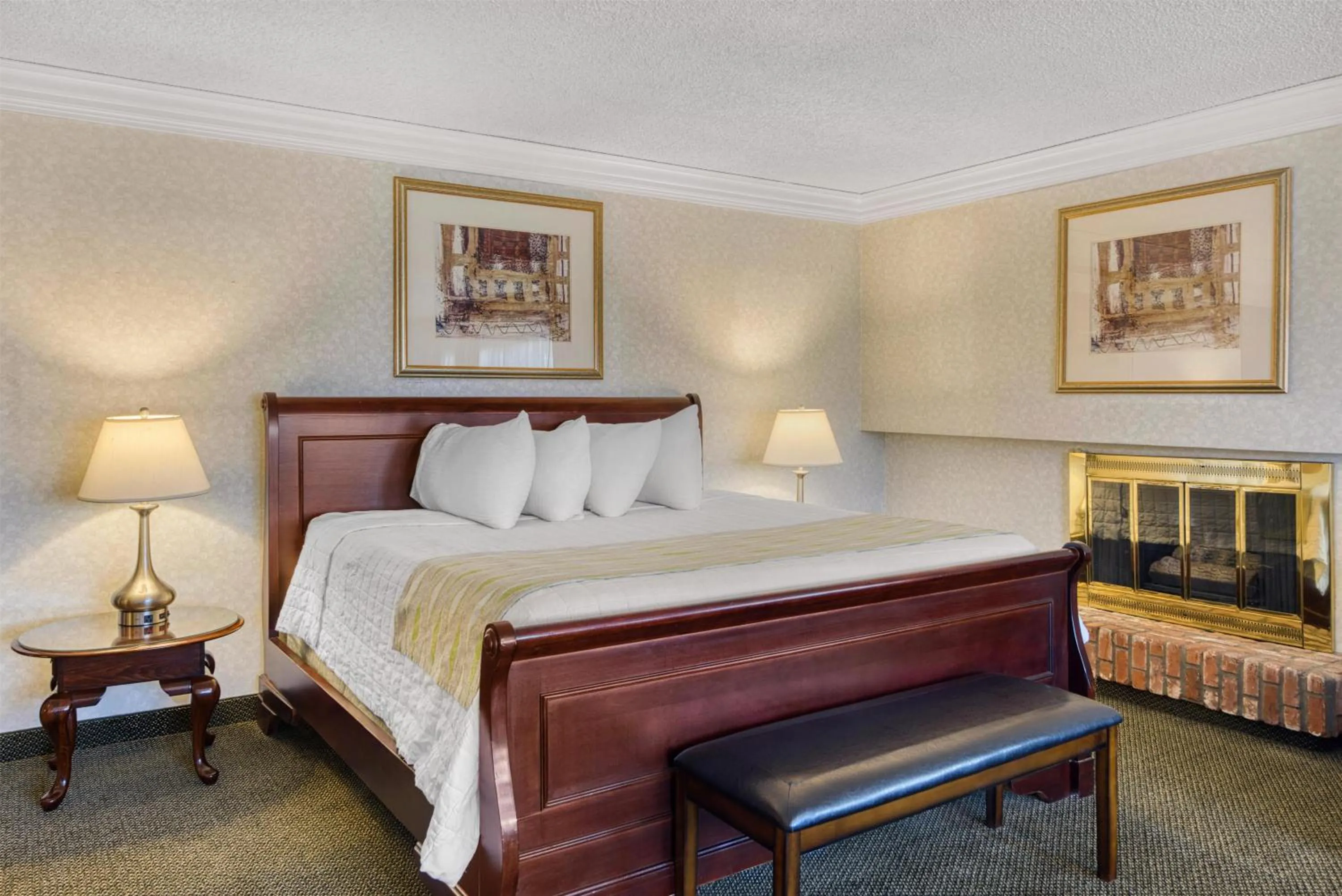 Bedroom, Bed in SureStay Plus Hotel by Best Western Reno Airport