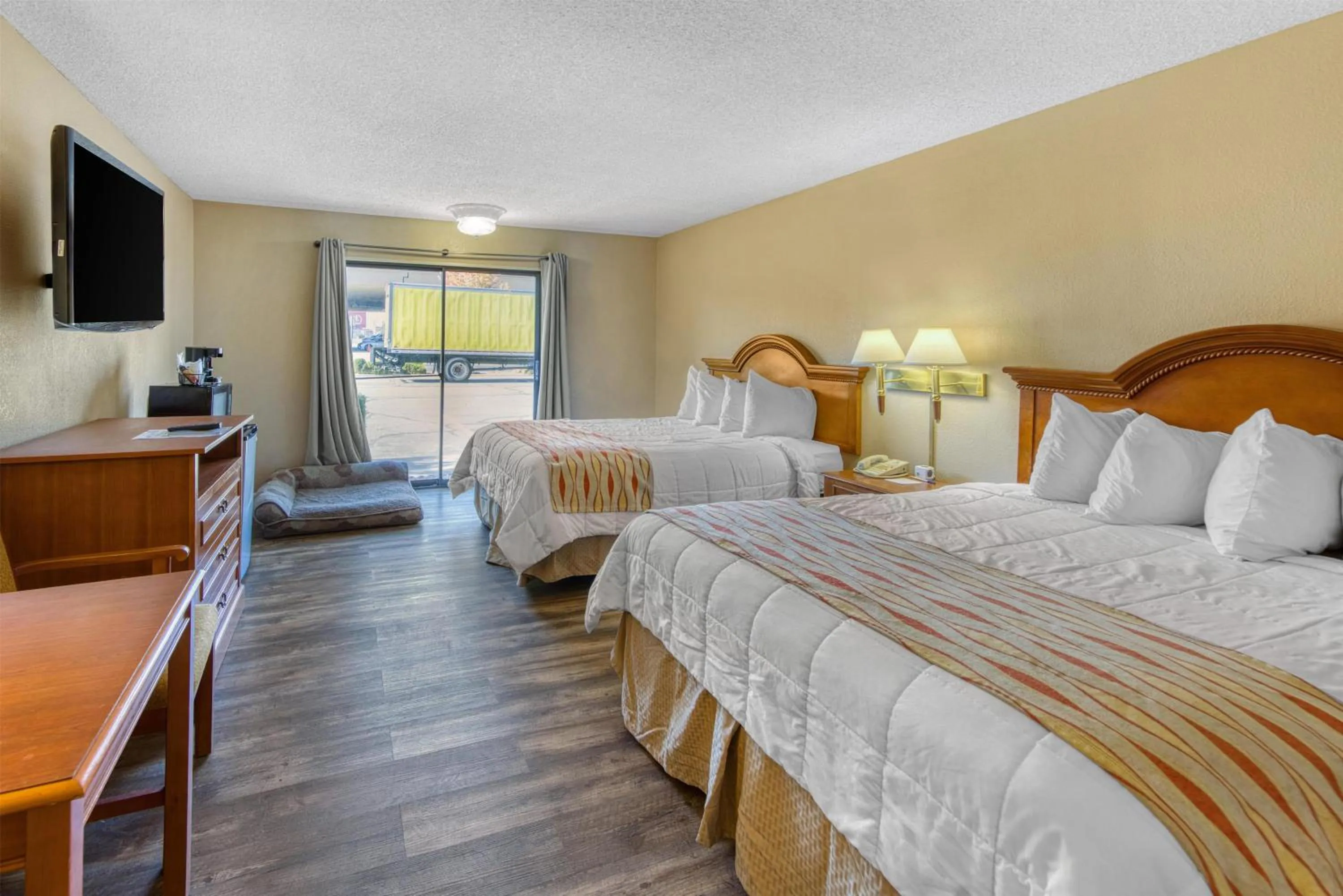 Bedroom, Bed in SureStay Plus Hotel by Best Western Reno Airport
