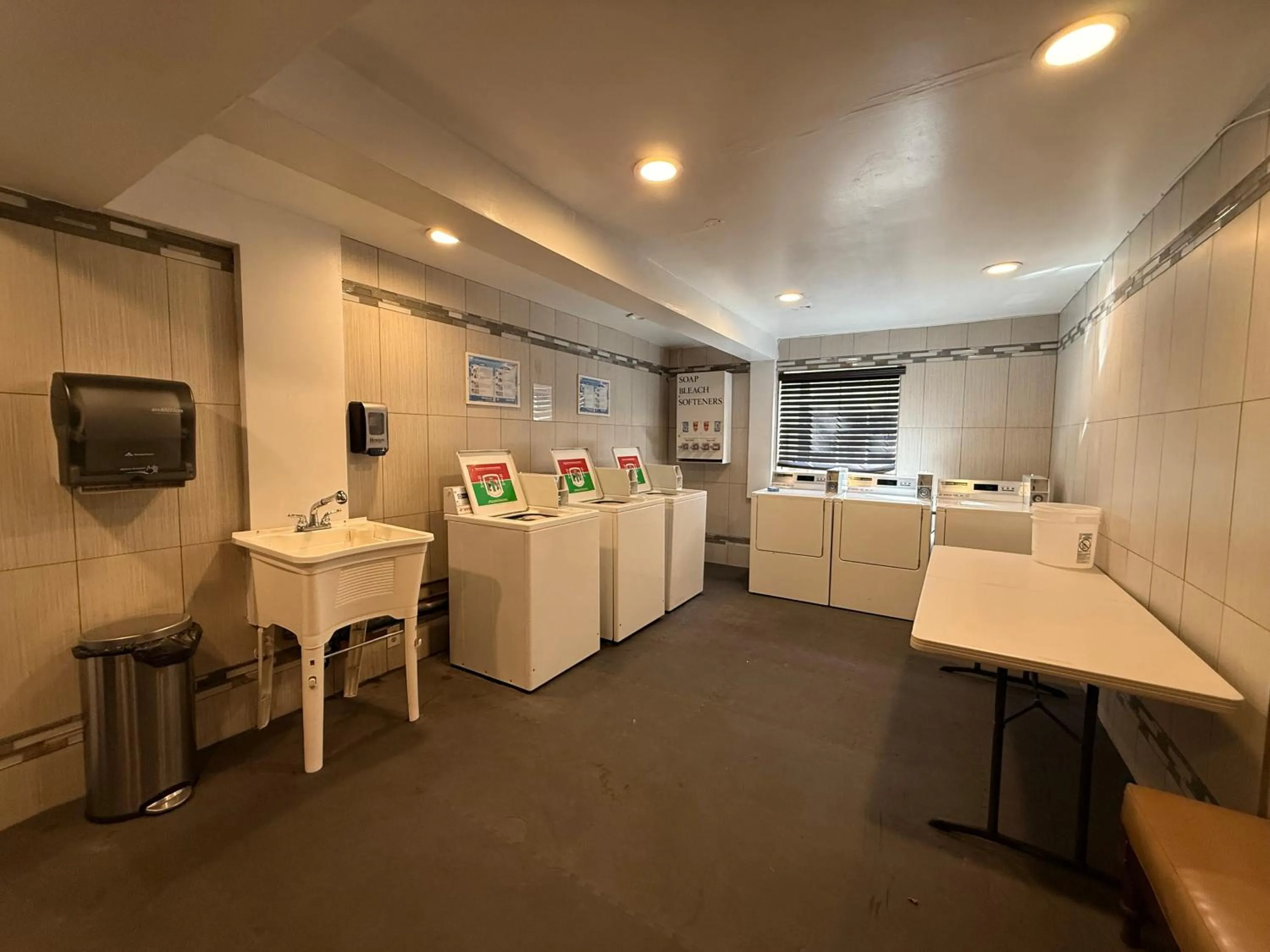 laundry in SureStay Plus Hotel by Best Western Reno Airport