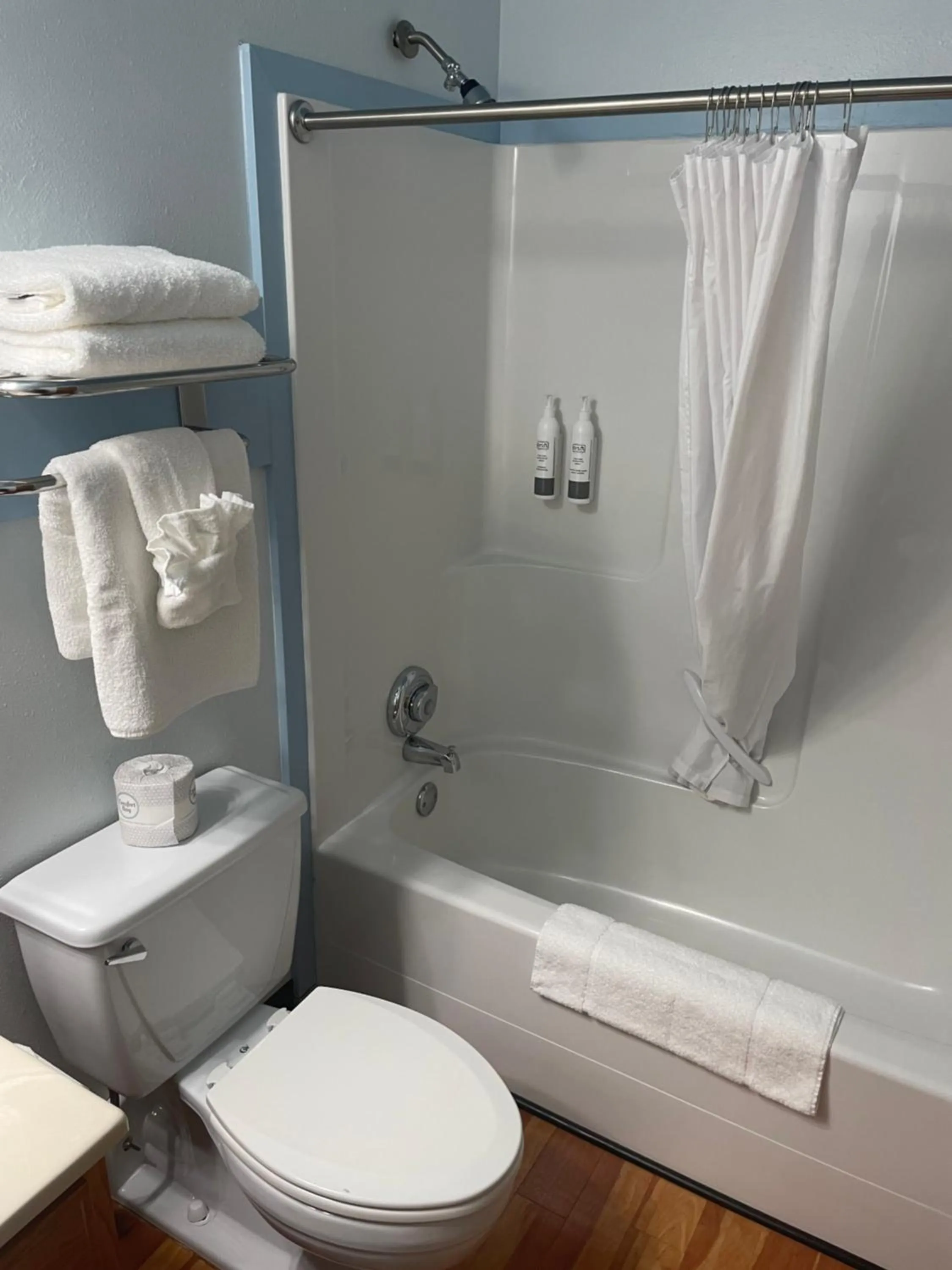 Shower in Rocker Inn