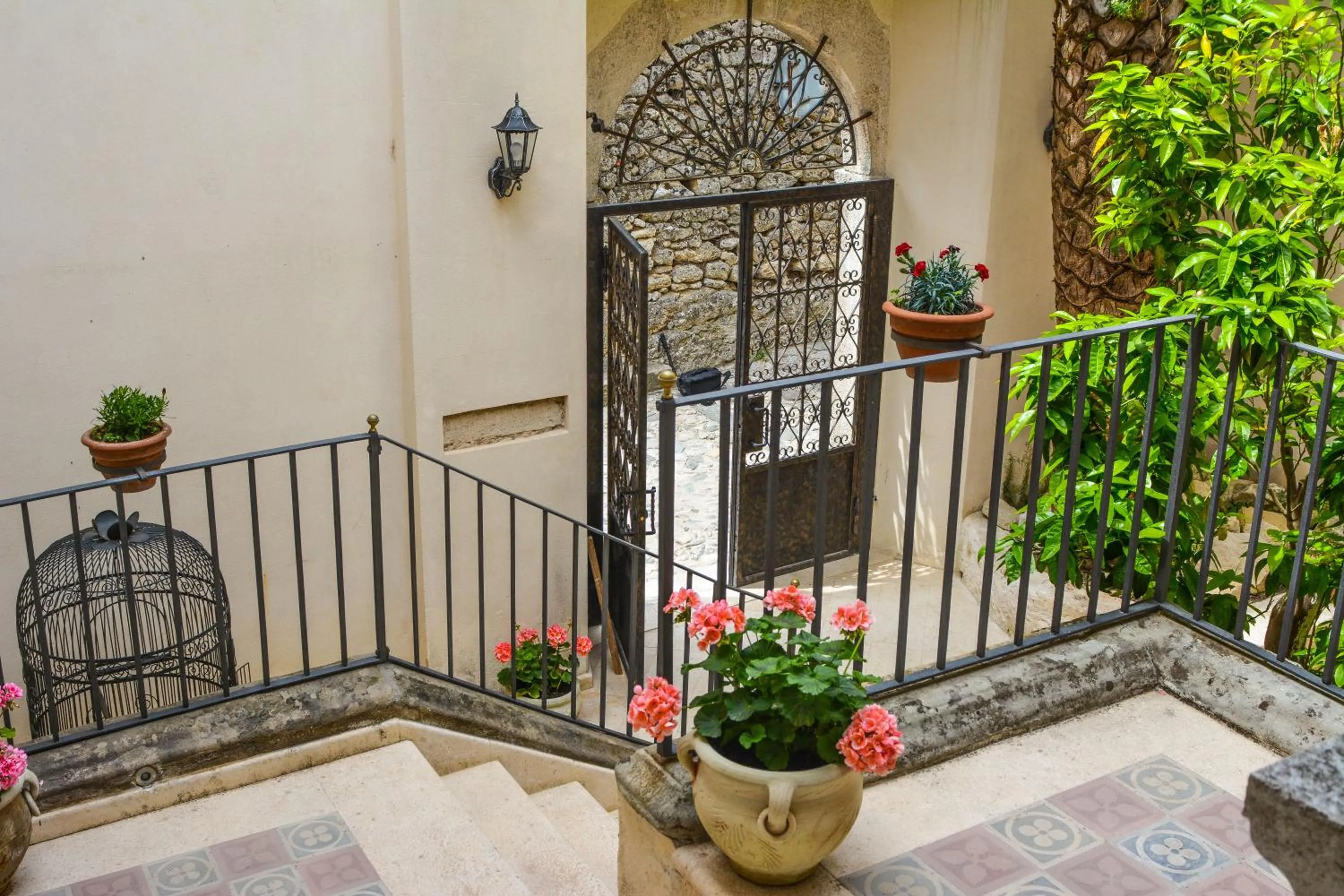 Facade/entrance in Palazzo Candida B&B