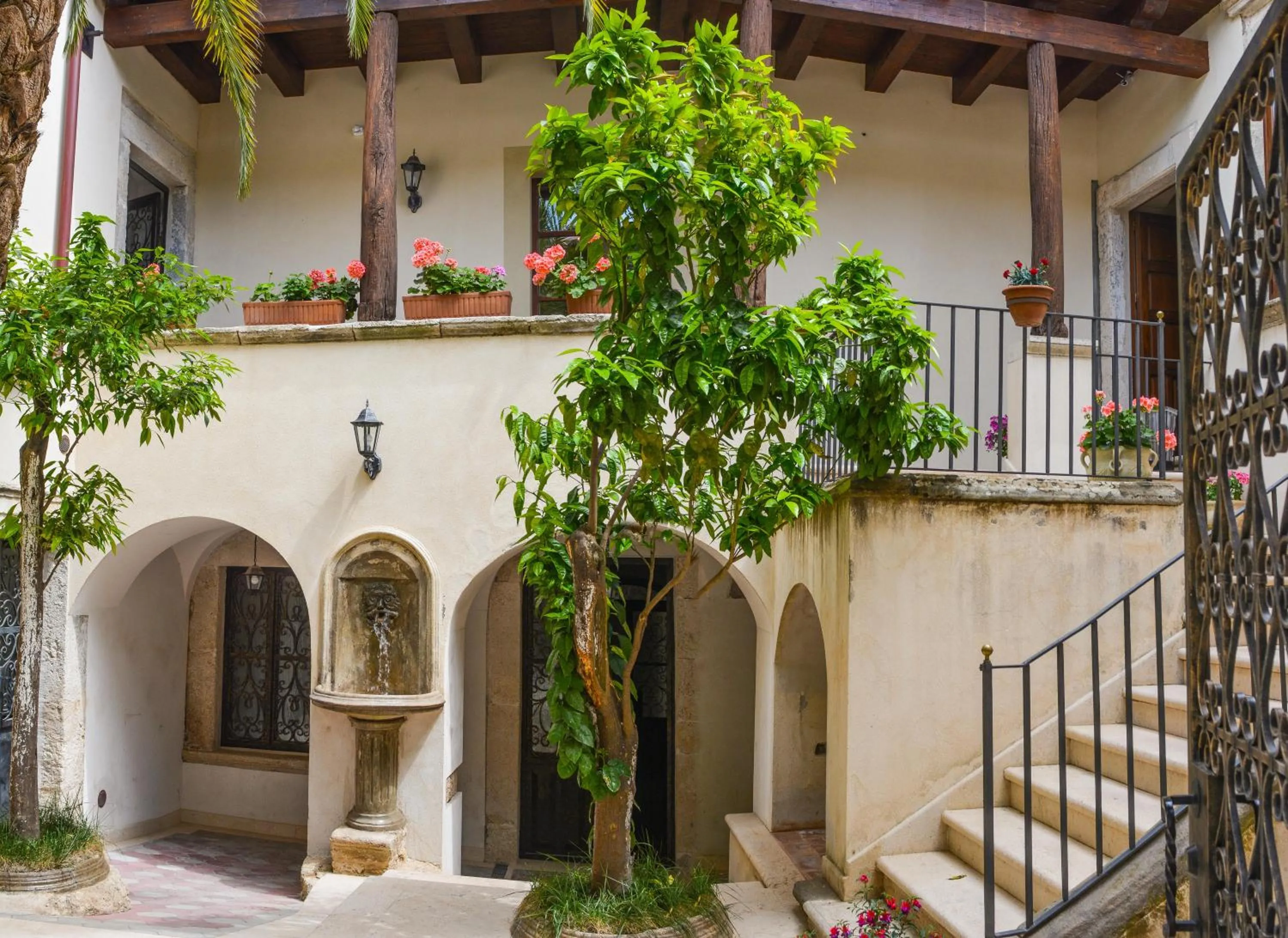Facade/entrance in Palazzo Candida B&B