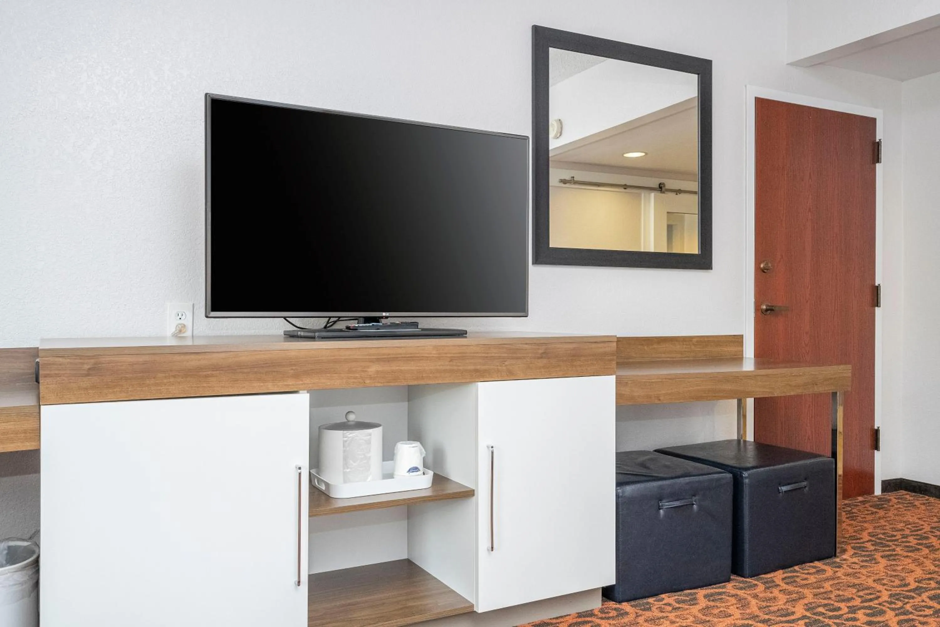 Bedroom in Hampton Inn by Hilton Spring Hill