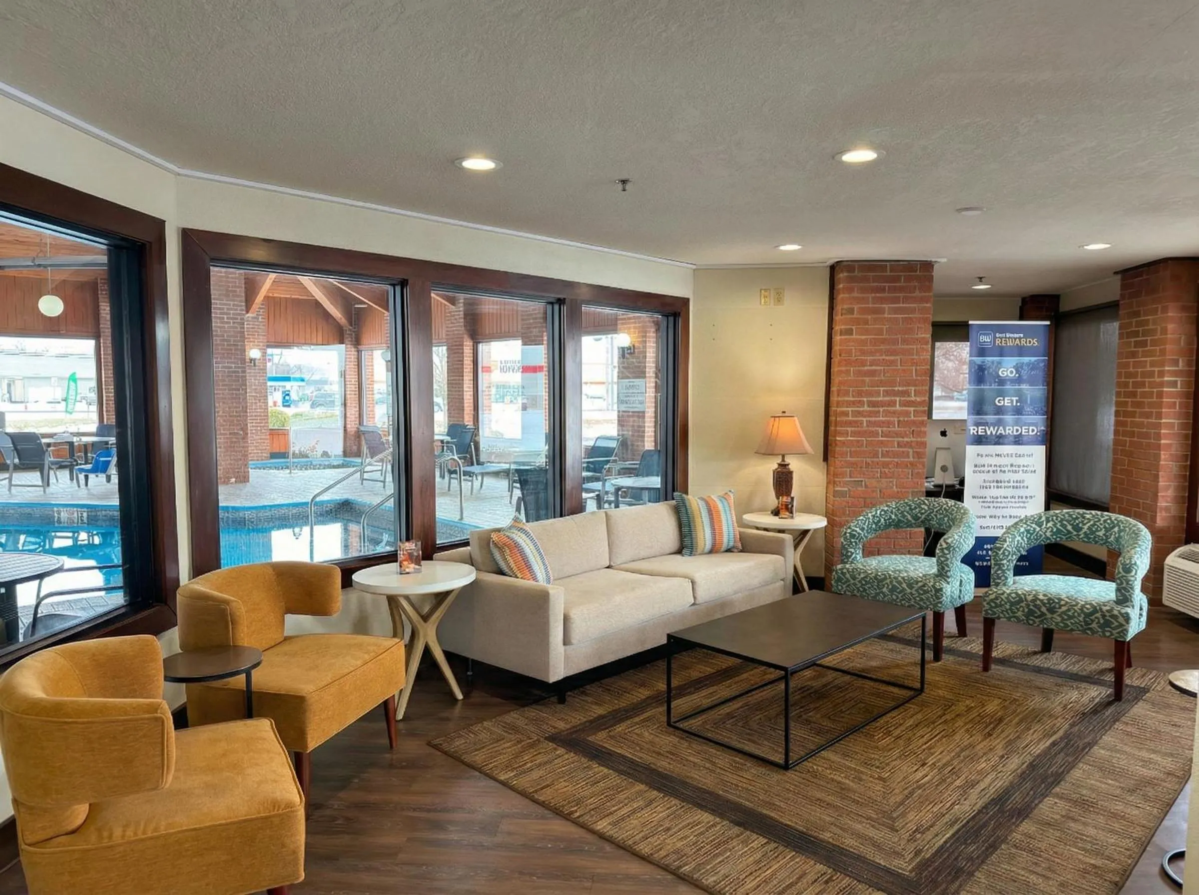 Lobby or reception in Best Western Norwalk