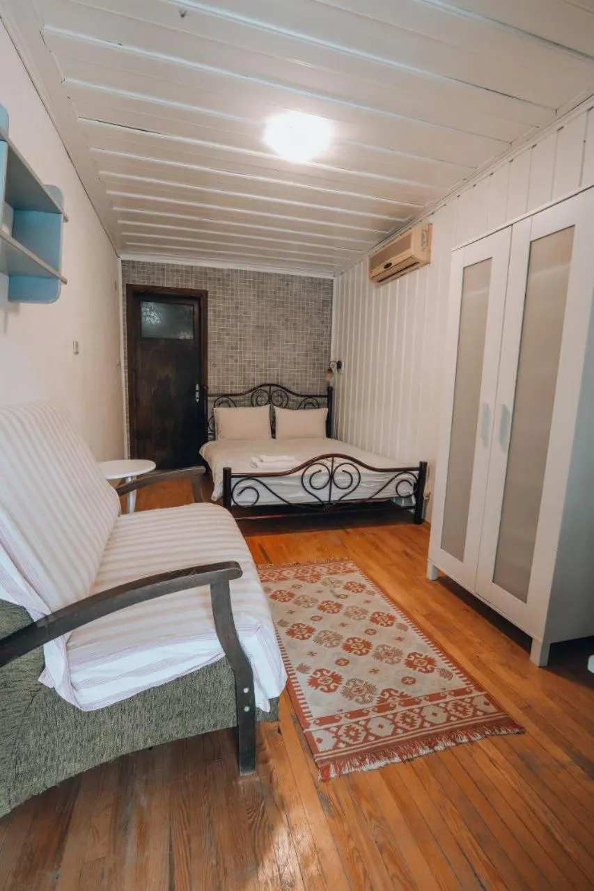 Akropolis Guest House