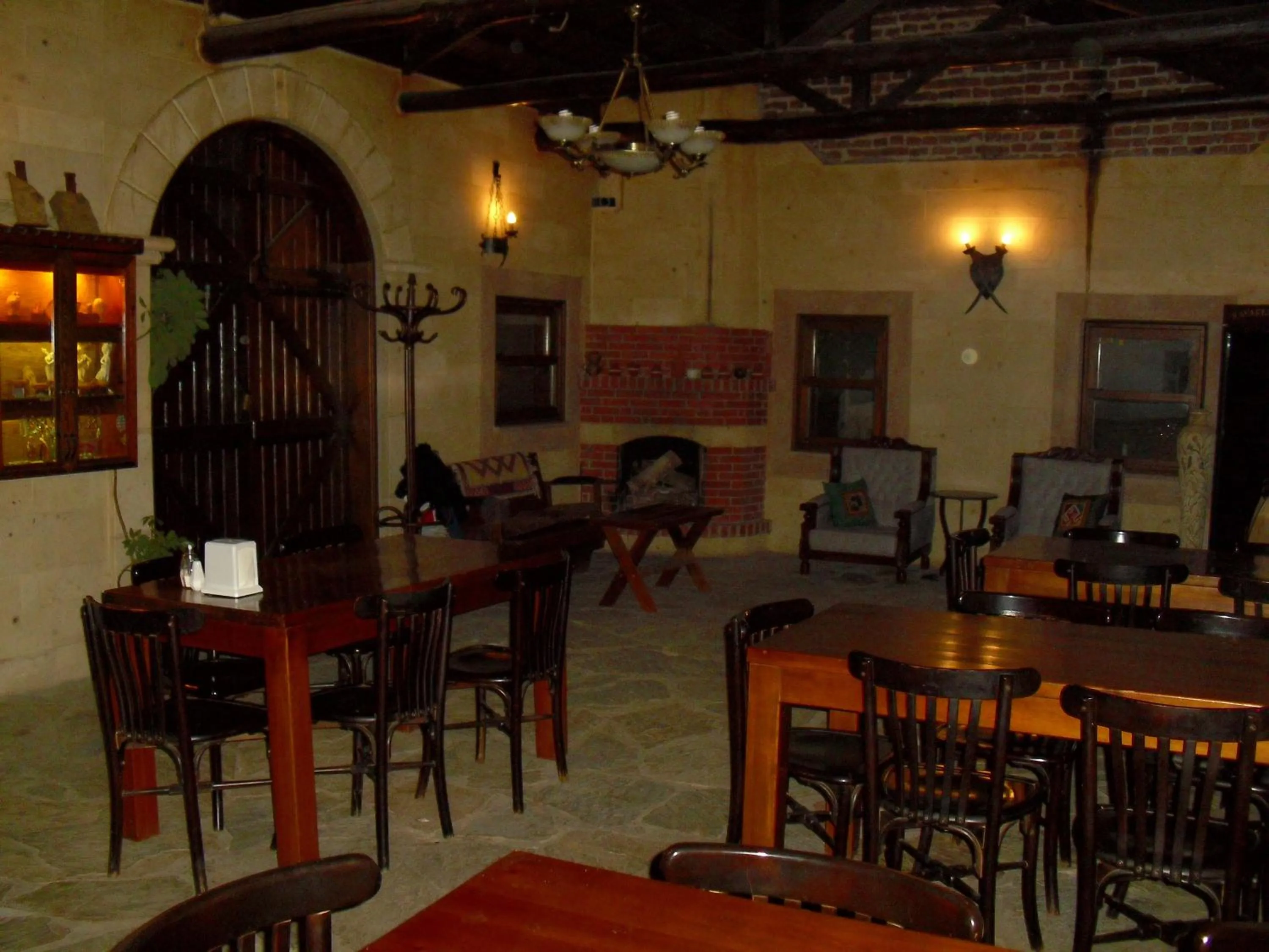 Restaurant/places to eat in Akropolis Guest House