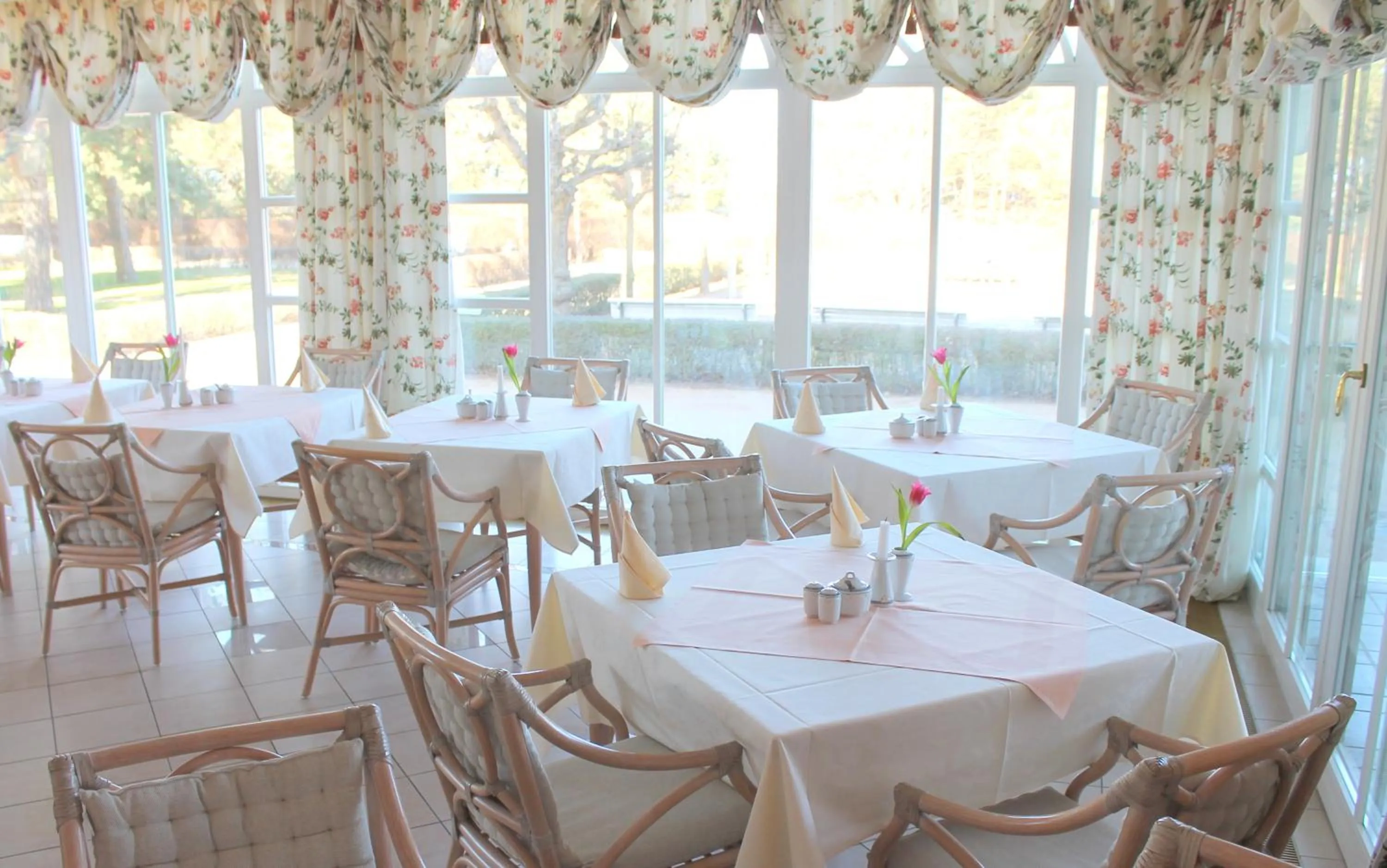 Restaurant/places to eat in Usedom Palace