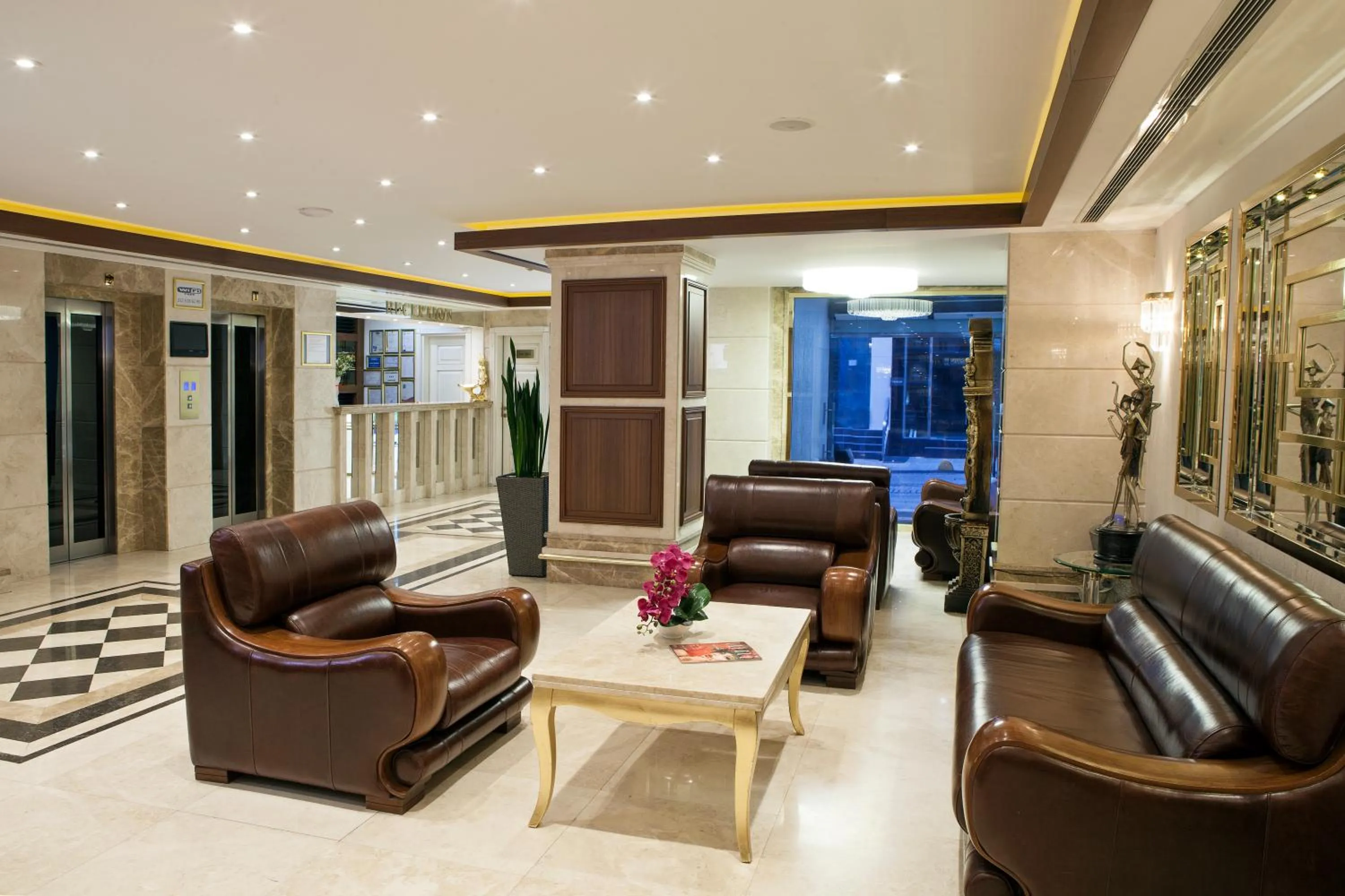 Lobby or reception in Grand Asiyan Hotel