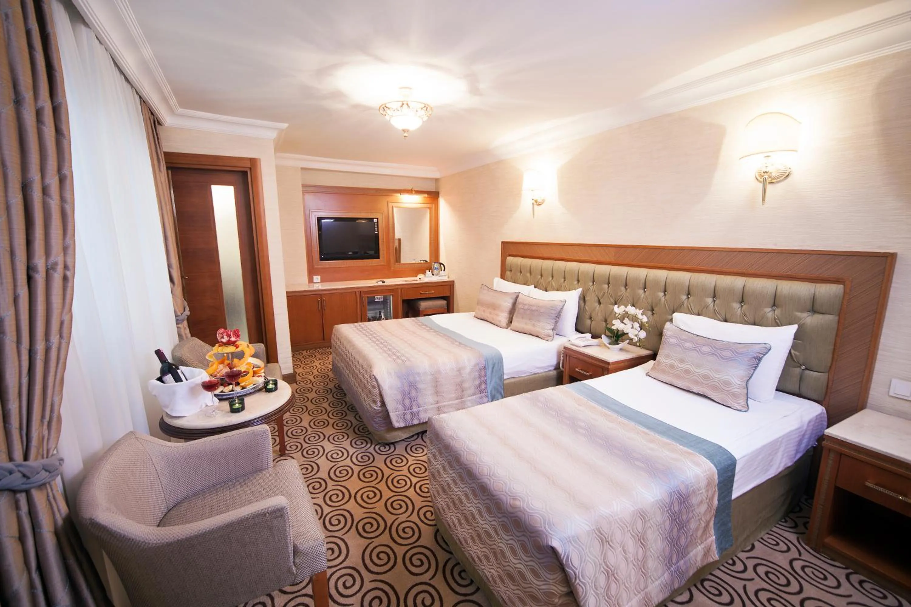 Bedroom, Bed in Grand Asiyan Hotel