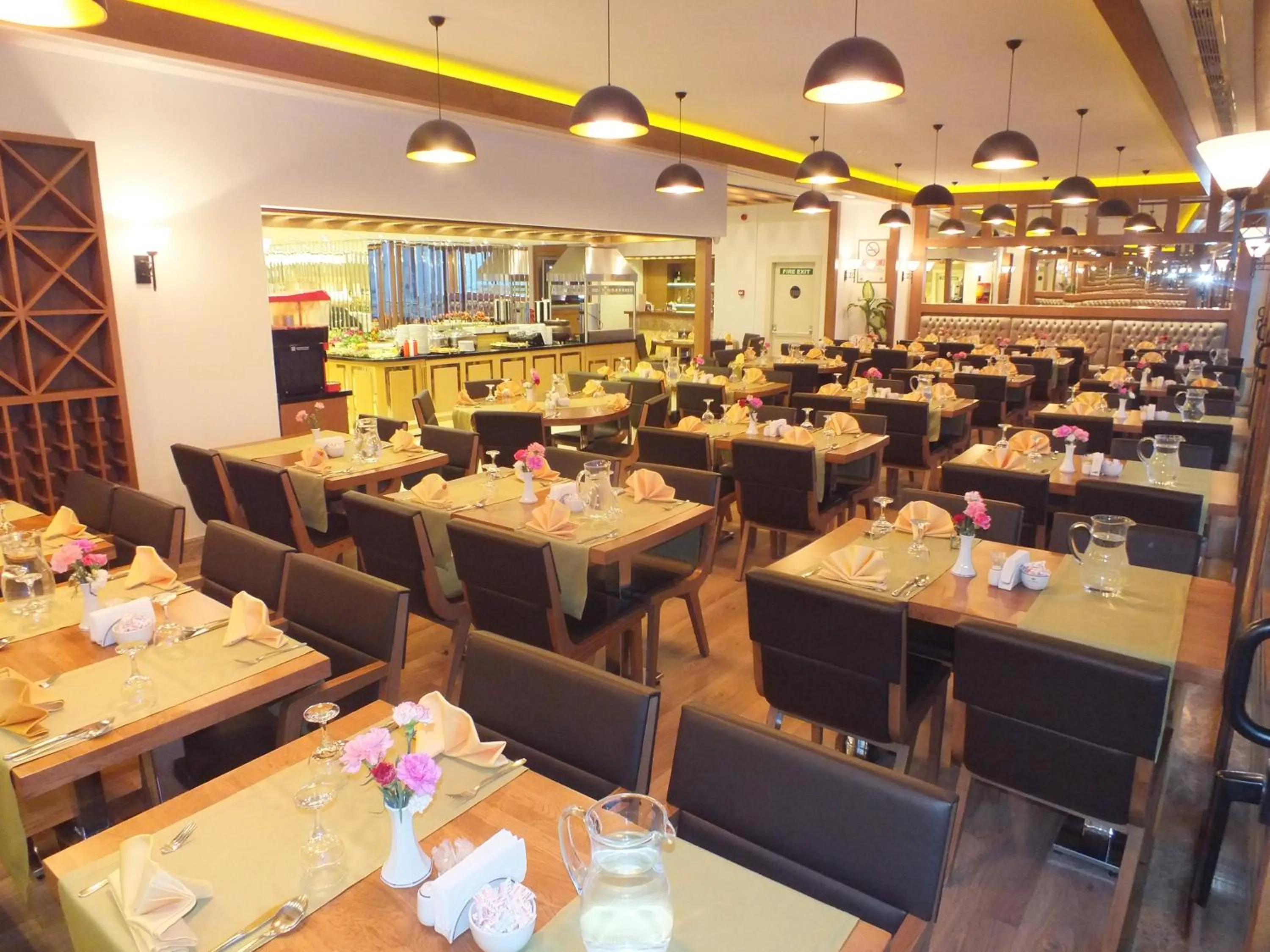 Restaurant/places to eat in Grand Asiyan Hotel
