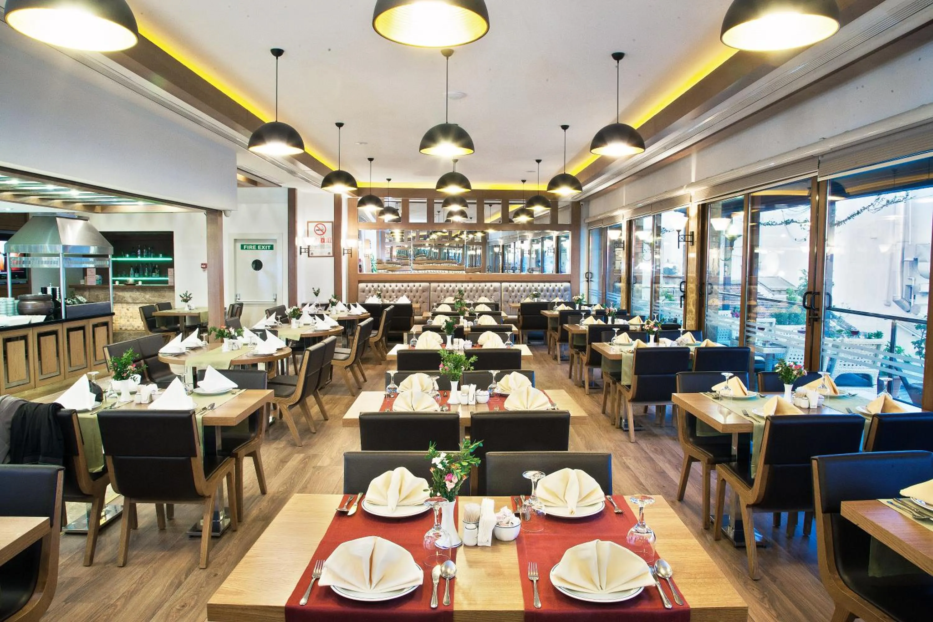 Restaurant/places to eat in Grand Asiyan Hotel