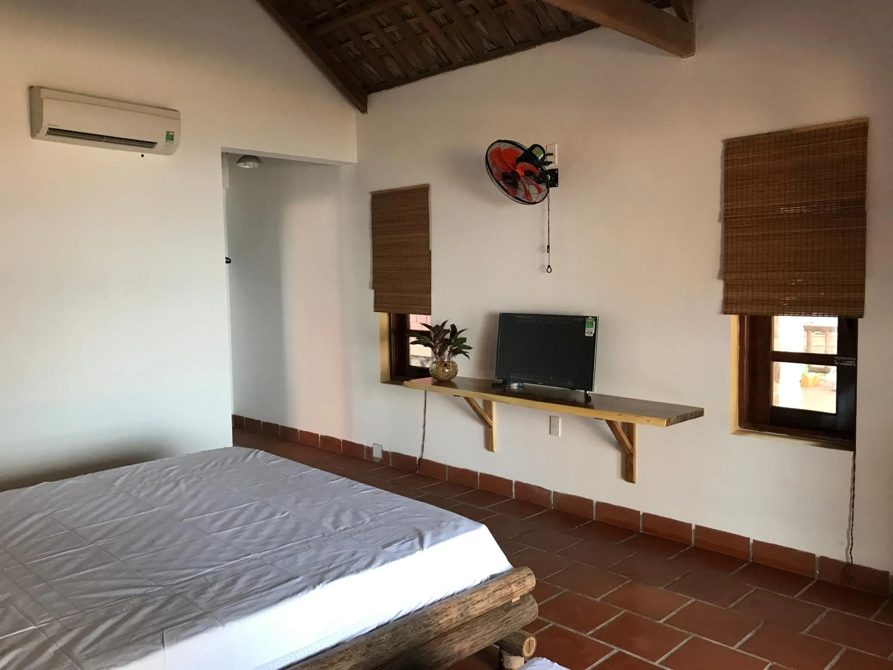 Photo of the whole room, Bed in Phu Quoc Kim 2 Beach Front Resort