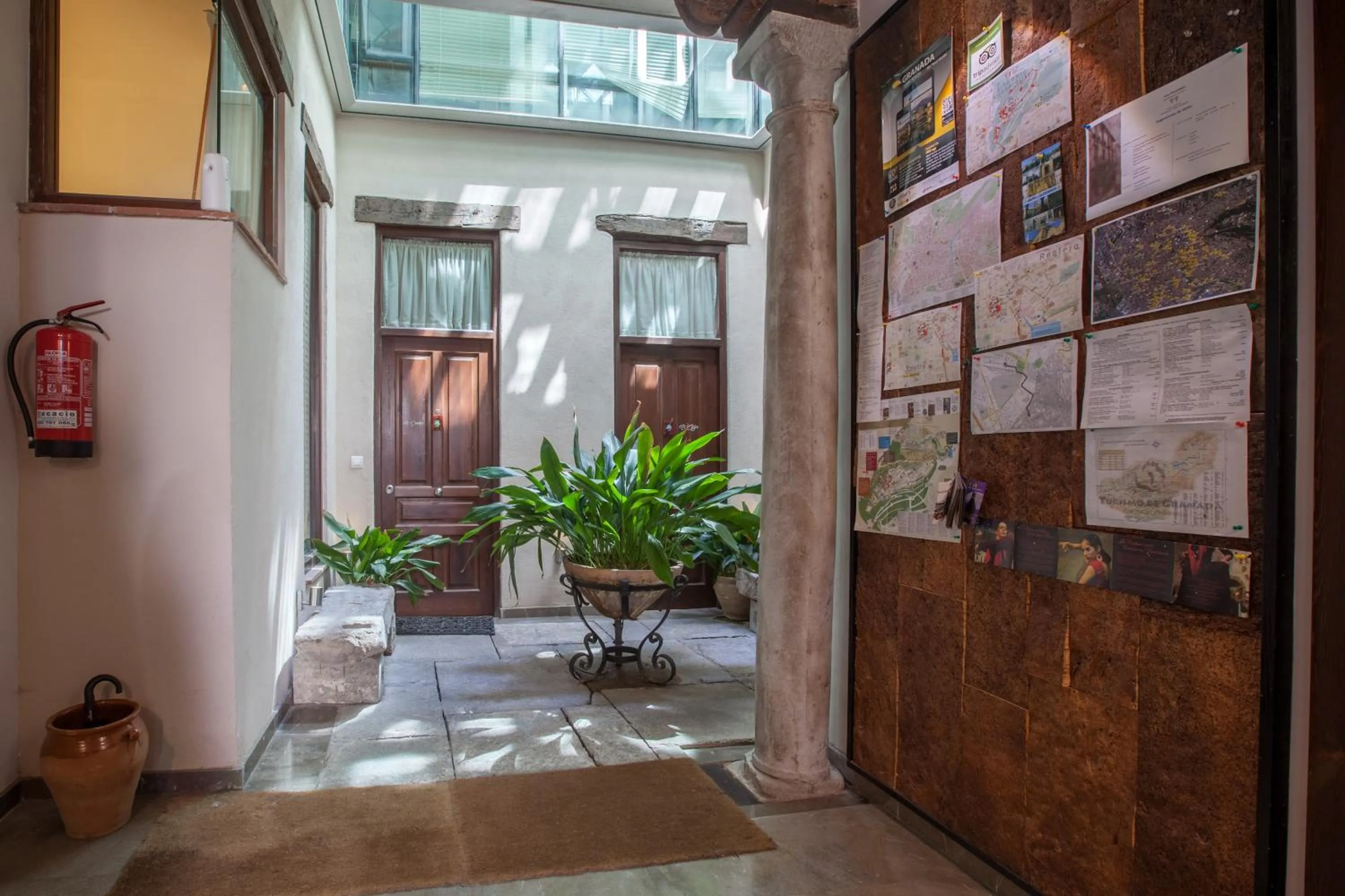 Lobby or reception in Casa Montalbán Apartamentos Turísticos