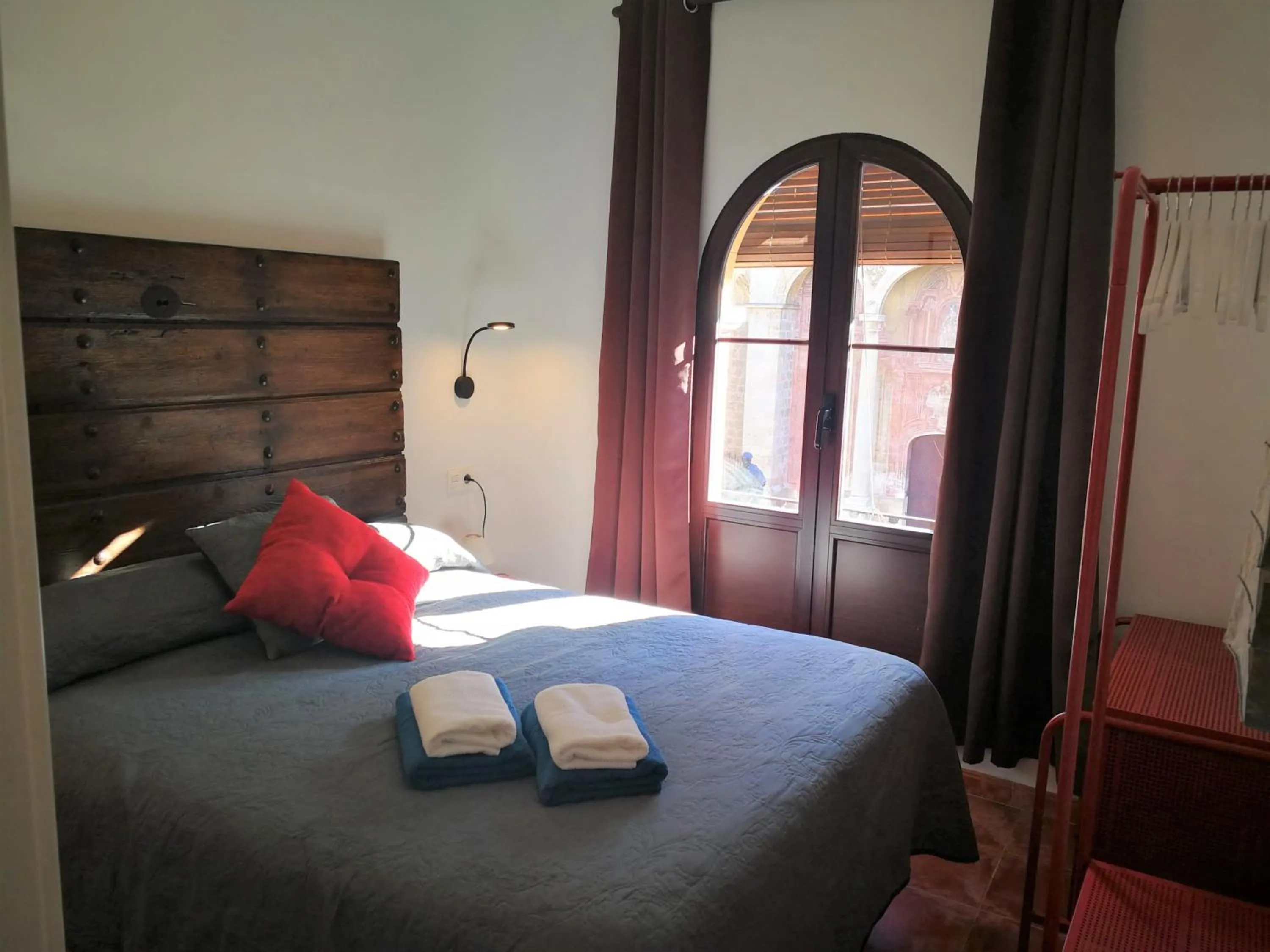 Bedroom, Bed in Casa Montalbán Apartamentos Turísticos