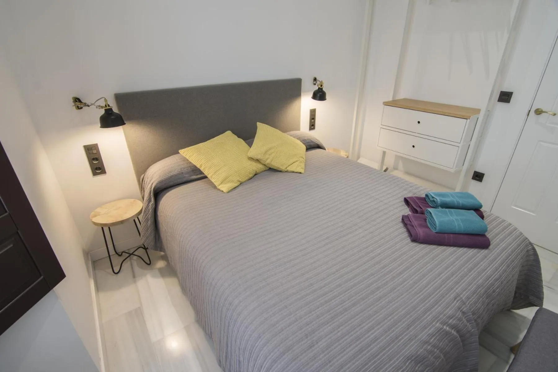 Bedroom, Bed in Casa Montalbán Apartamentos Turísticos