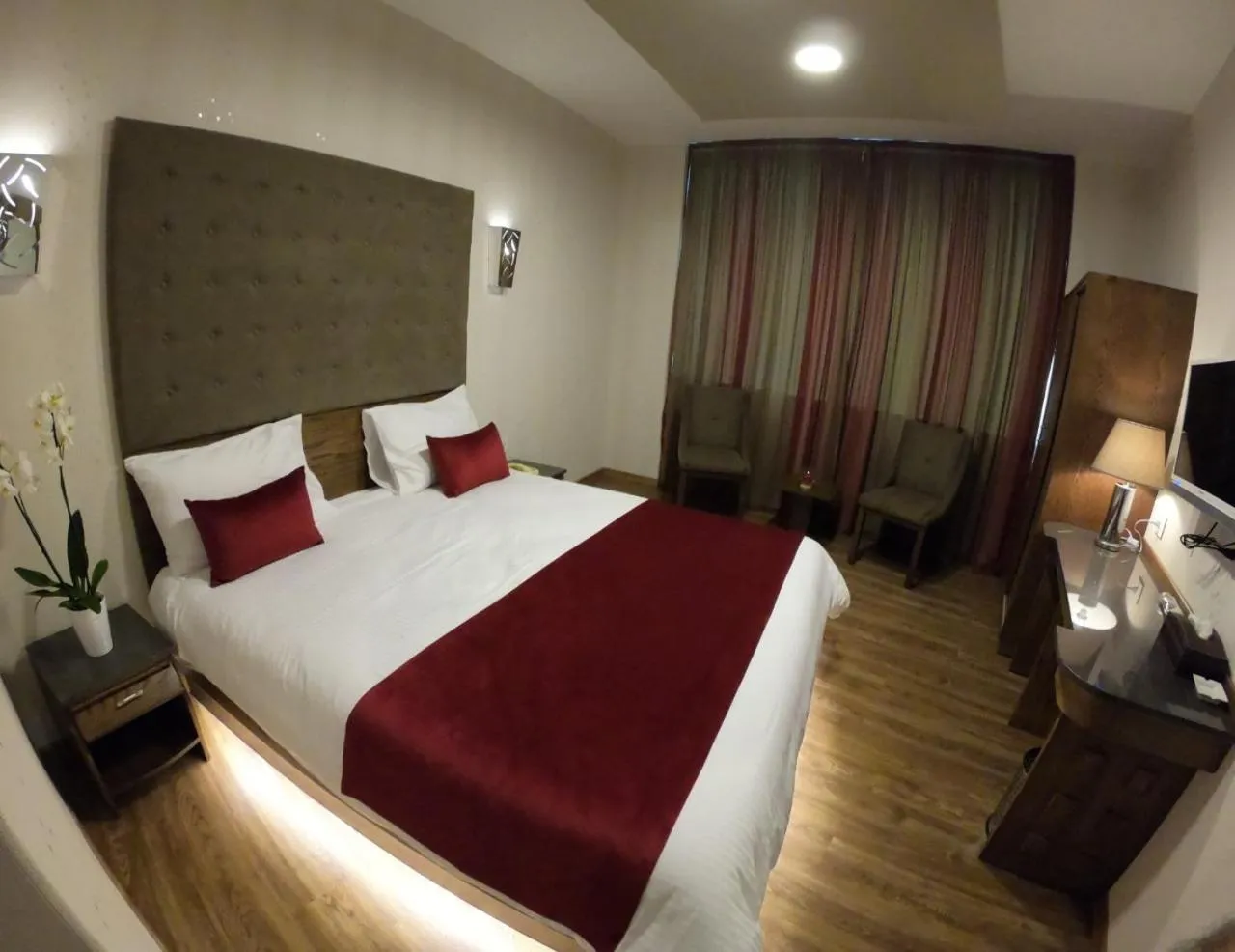 Photo of the whole room, Bed in Eden Hotel