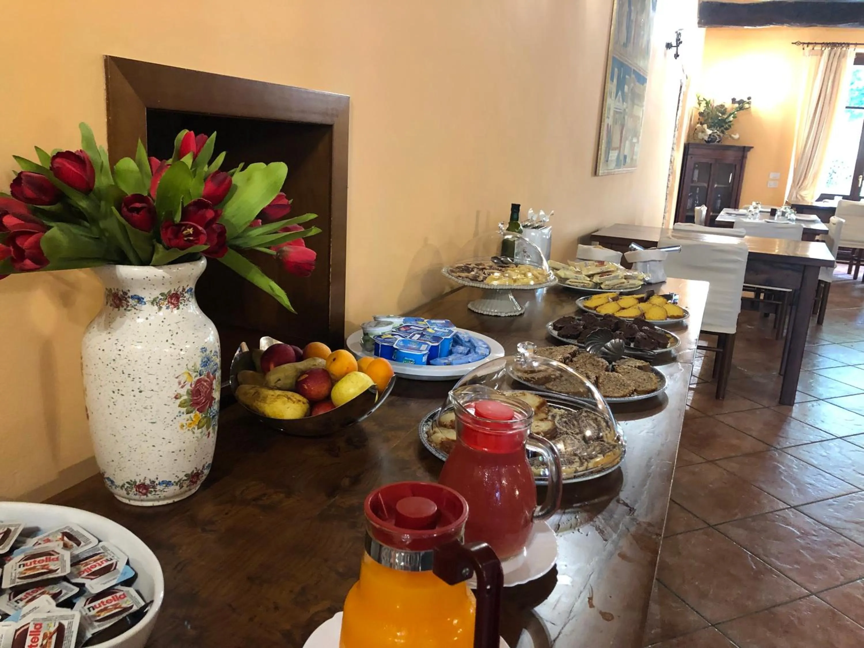 Buffet breakfast in Agriturismo Sasso Rosso